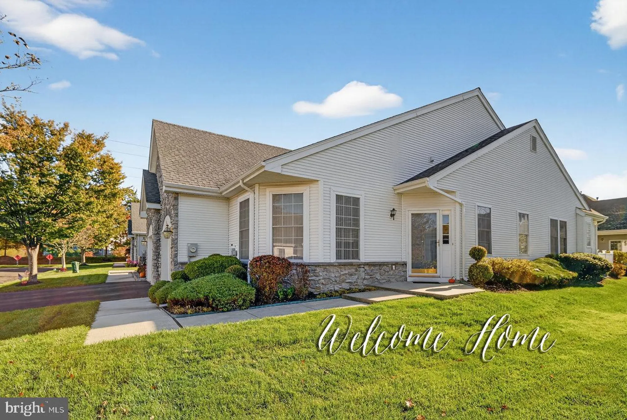 Property Slideshow image 1 of 24 | 147 burholme dr, Hamilton, NJ, 08691