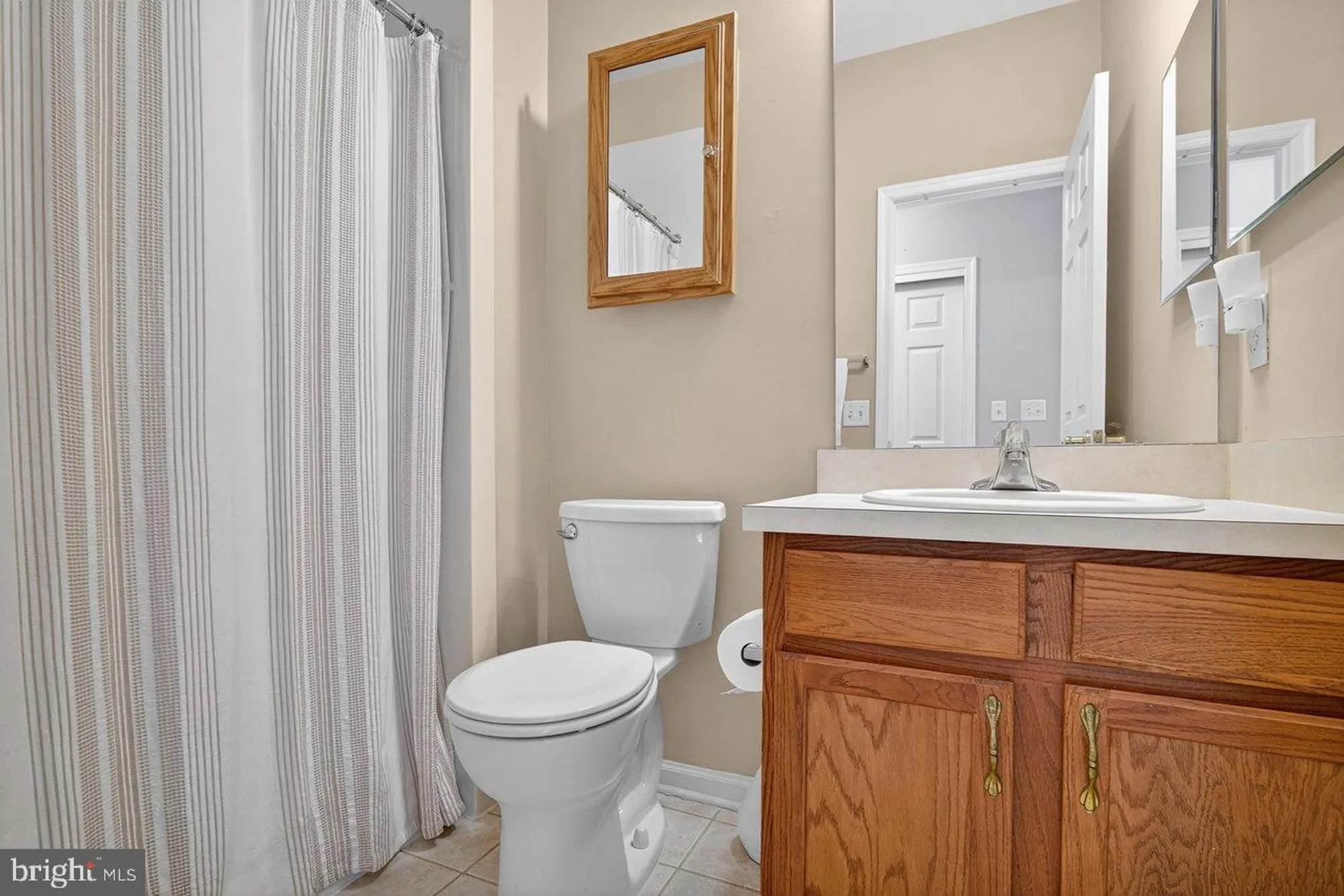 Property Slideshow image 17 of 24 | 147 burholme dr, Hamilton, NJ, 08691