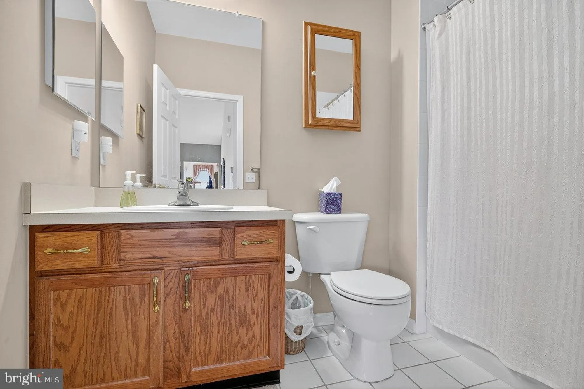 Property Slideshow image 19 of 24 | 147 burholme dr, Hamilton, NJ, 08691