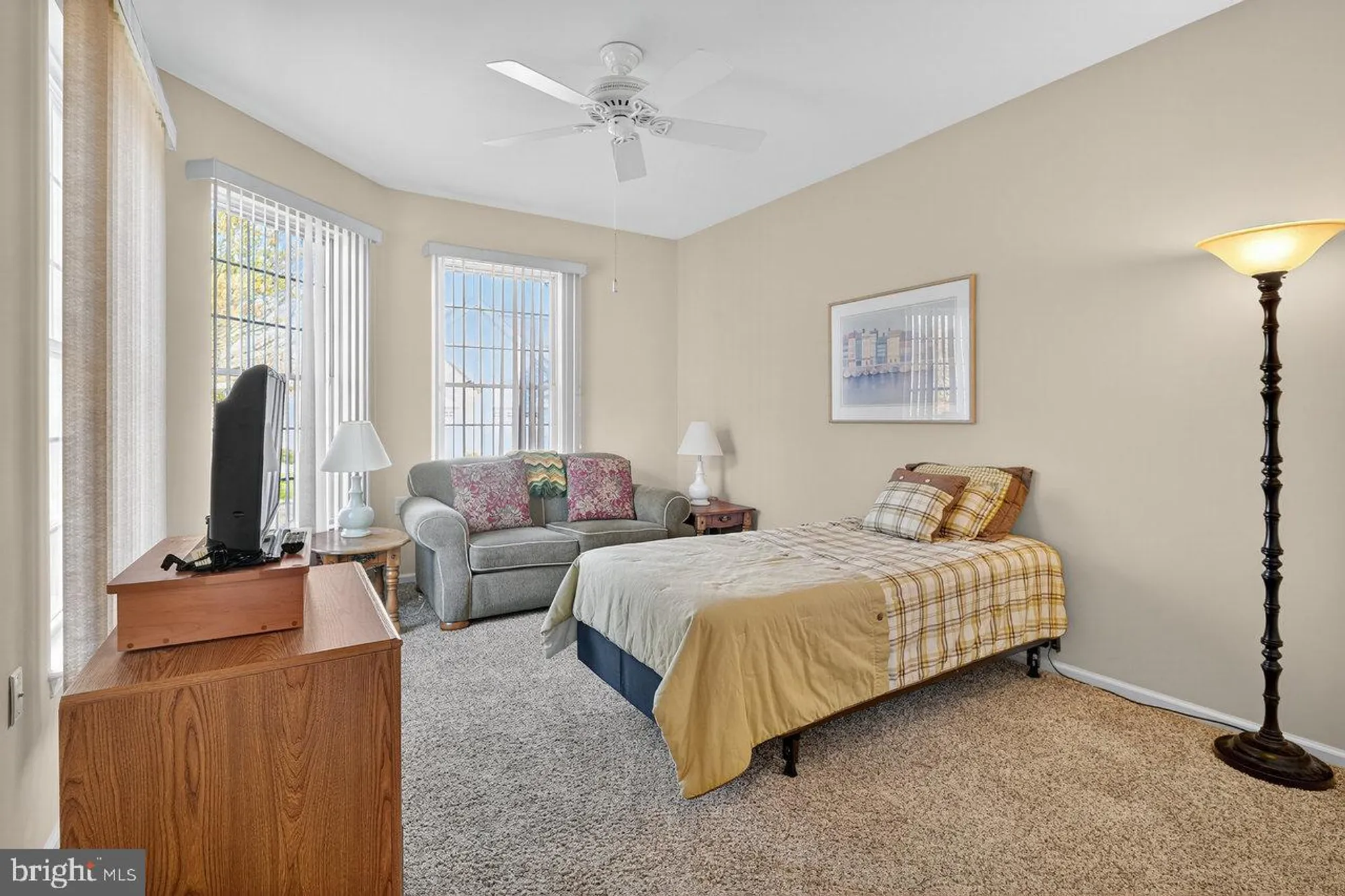 Property Slideshow image 18 of 24 | 147 burholme dr, Hamilton, NJ, 08691