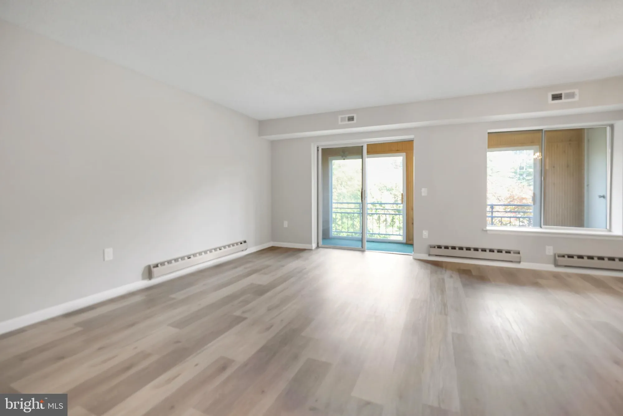 Property Slideshow image 7 of 27 | 15121 glade dr 13-2f, Silver Spring, MD, 20906