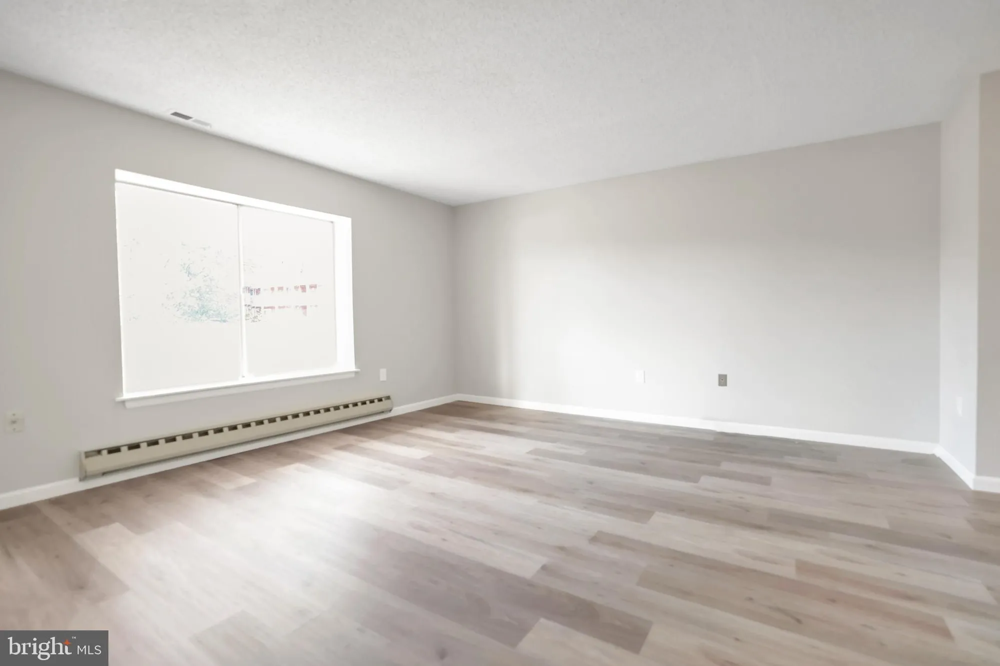 Property Slideshow image 12 of 27 | 15121 glade dr 13-2f, Silver Spring, MD, 20906