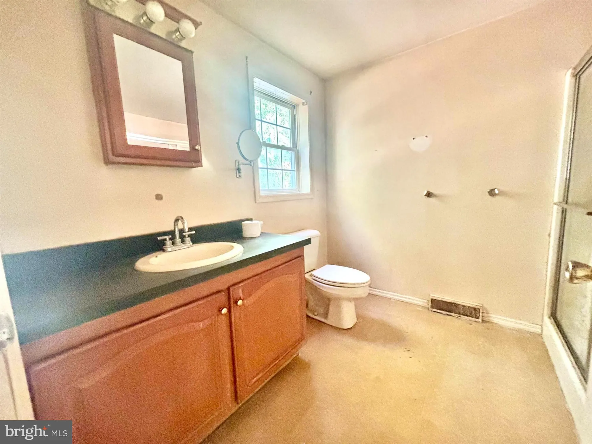 Property Slideshow image 18 of 22 | 78 oakmont dr, Mays Landing, NJ, 08330