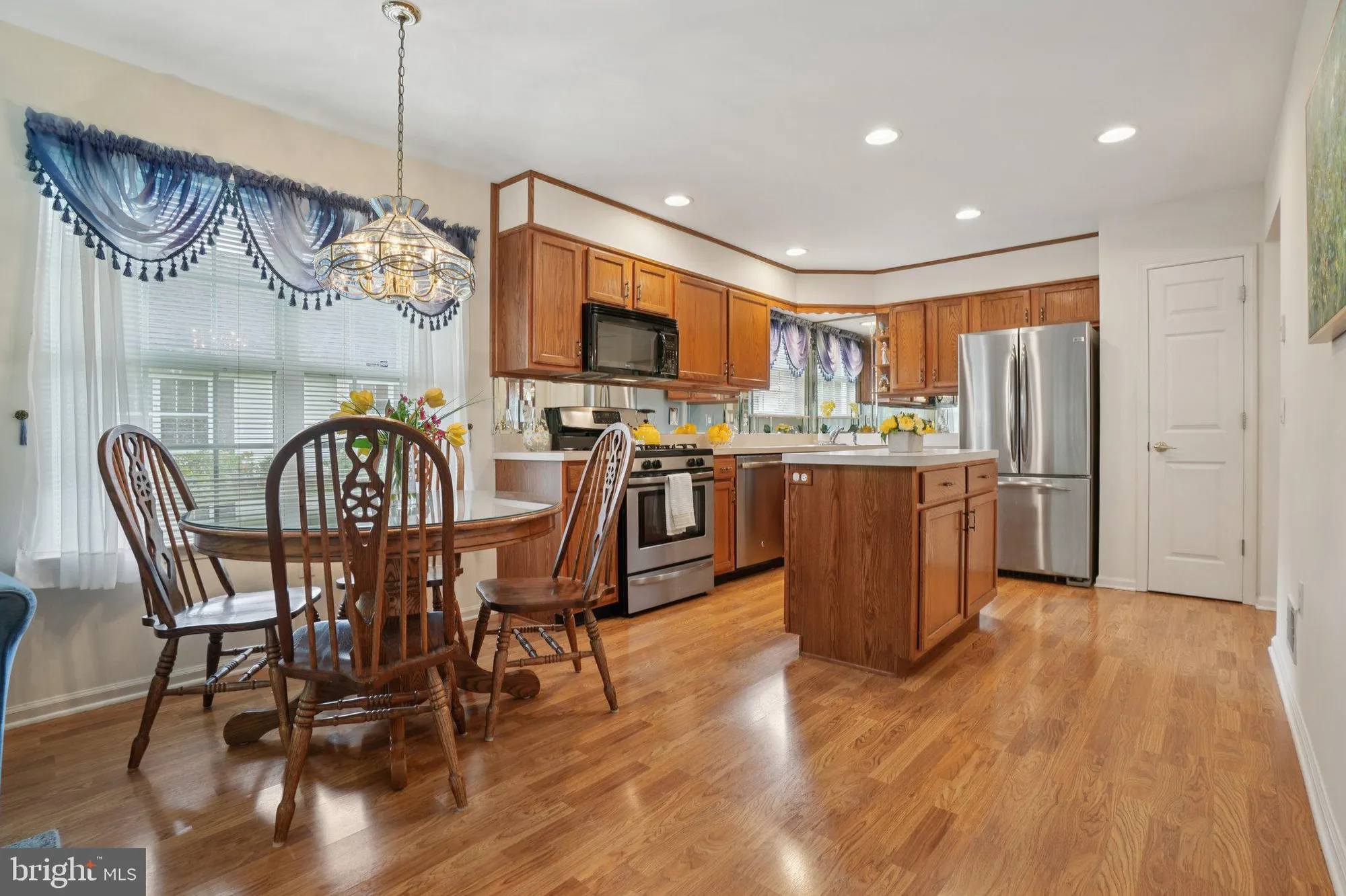 Property Slideshow image 13 of 41 | 2703 meadow lake dr, Toms River, NJ, 08755