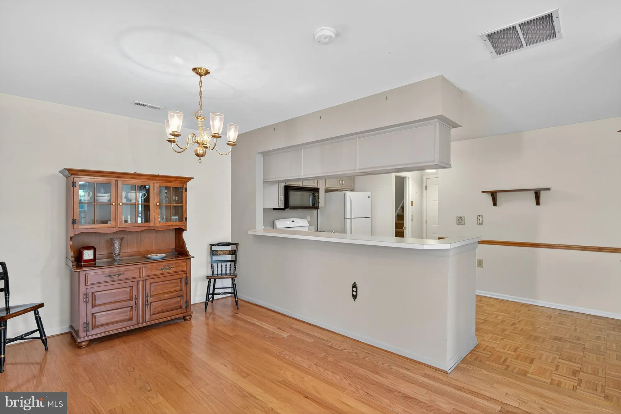 Property Slideshow image 5 of 25 | 62 woolsey ct, Pennington, NJ, 08534