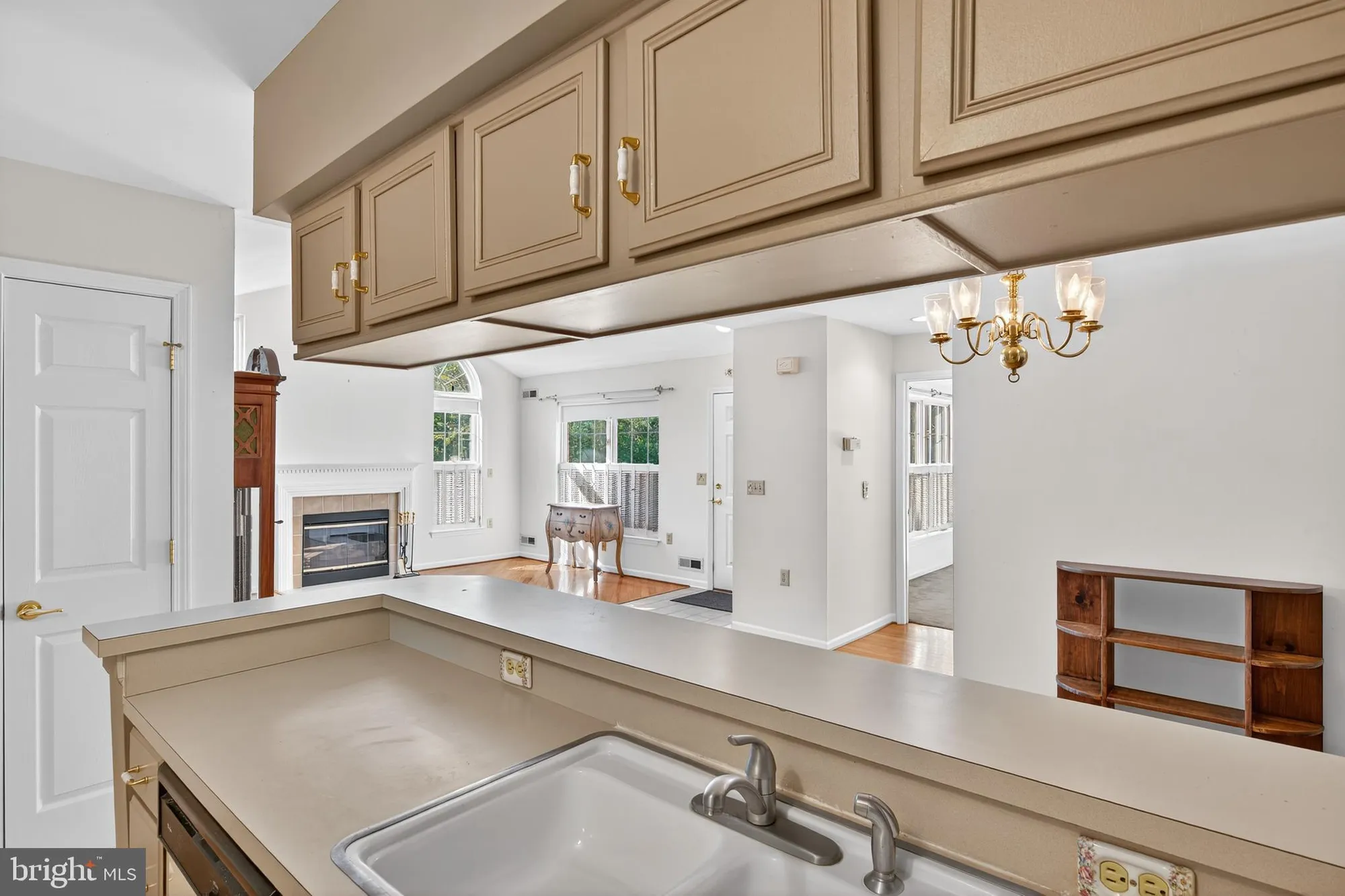 Property Slideshow image 9 of 25 | 62 woolsey ct, Pennington, NJ, 08534