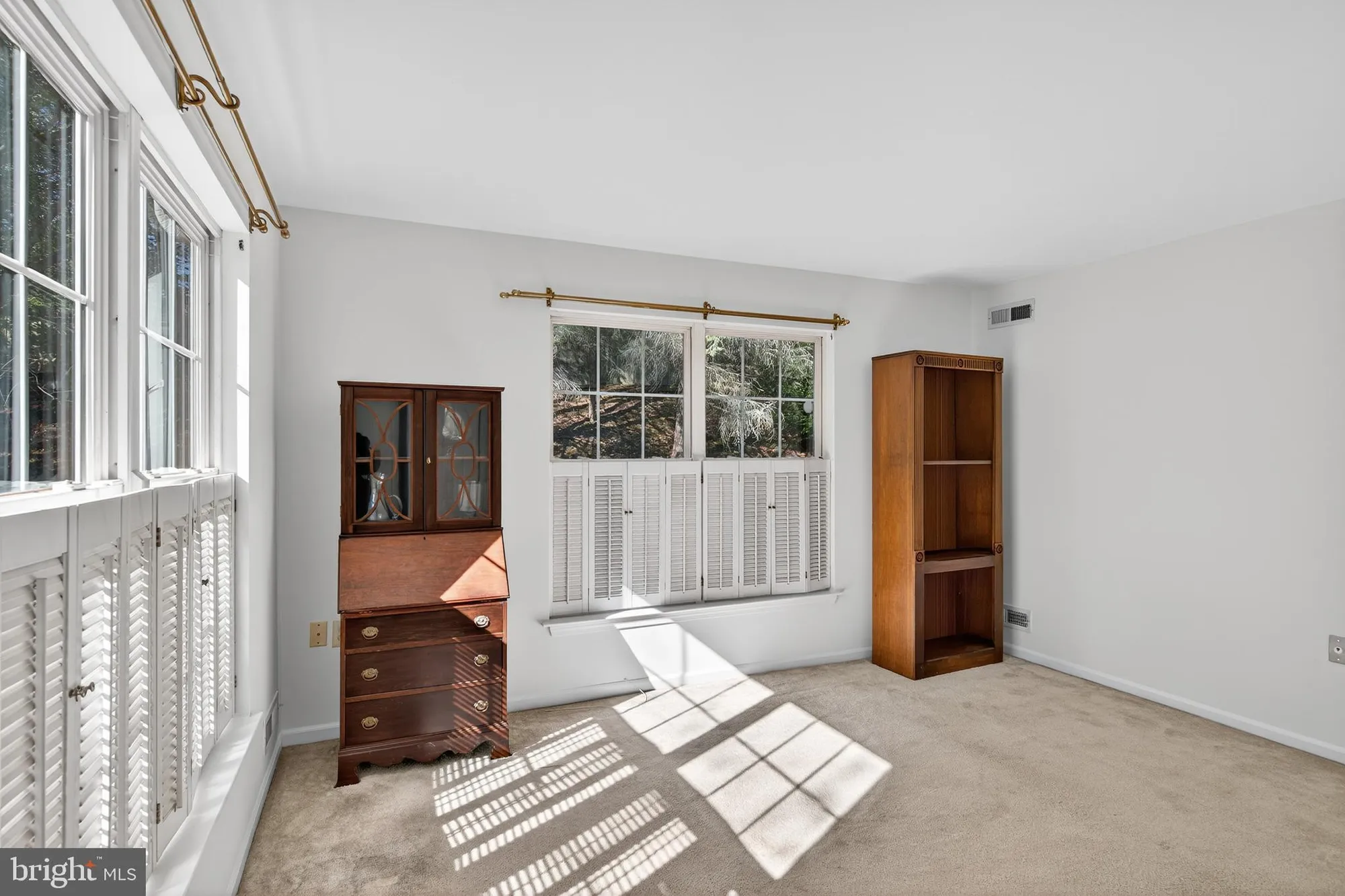 Property Slideshow image 19 of 25 | 62 woolsey ct, Pennington, NJ, 08534