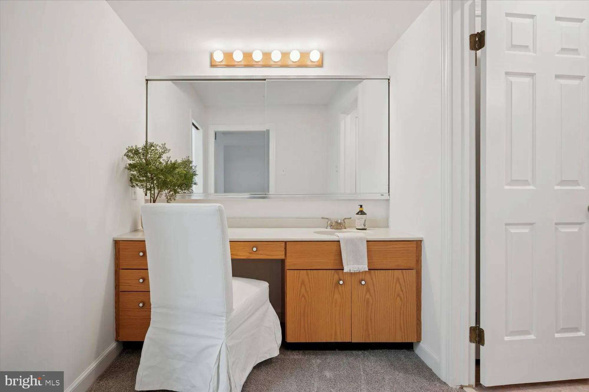 Property Slideshow image 14 of 25 | 3 hounds run ln, Blue Bell, PA, 19422