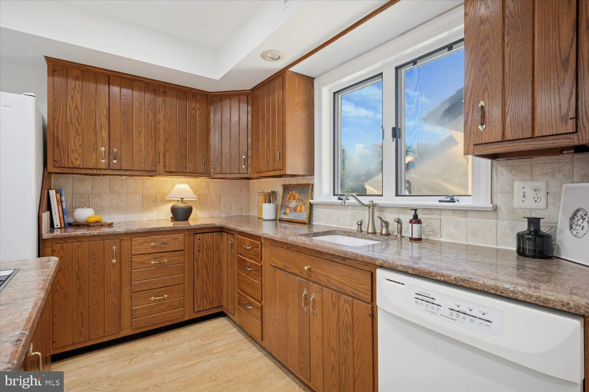 Property Slideshow image 10 of 25 | 3 hounds run ln, Blue Bell, PA, 19422