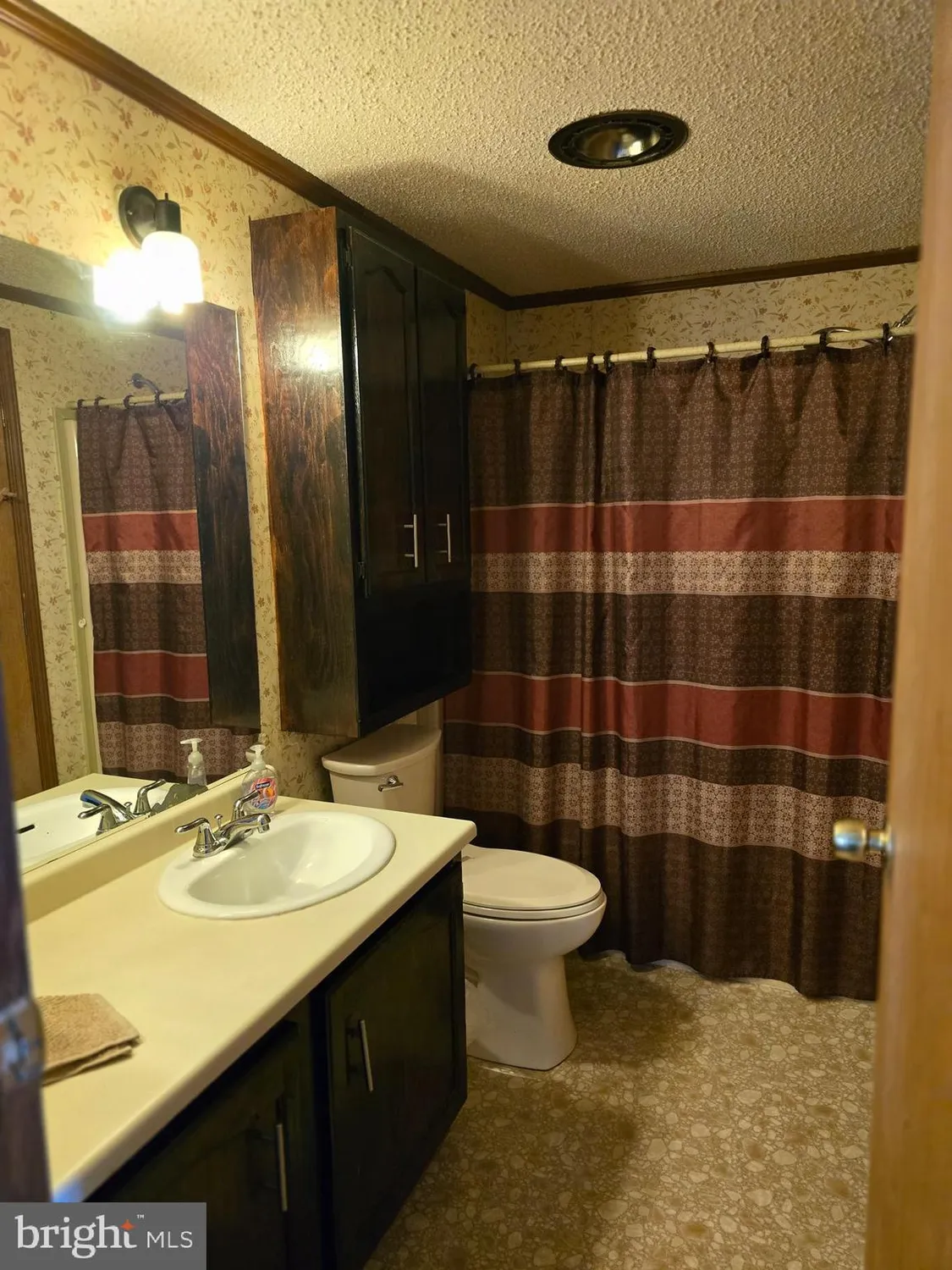 Property Slideshow image 8 of 21 | 43 hickory ln, Mays Landing, NJ, 08330