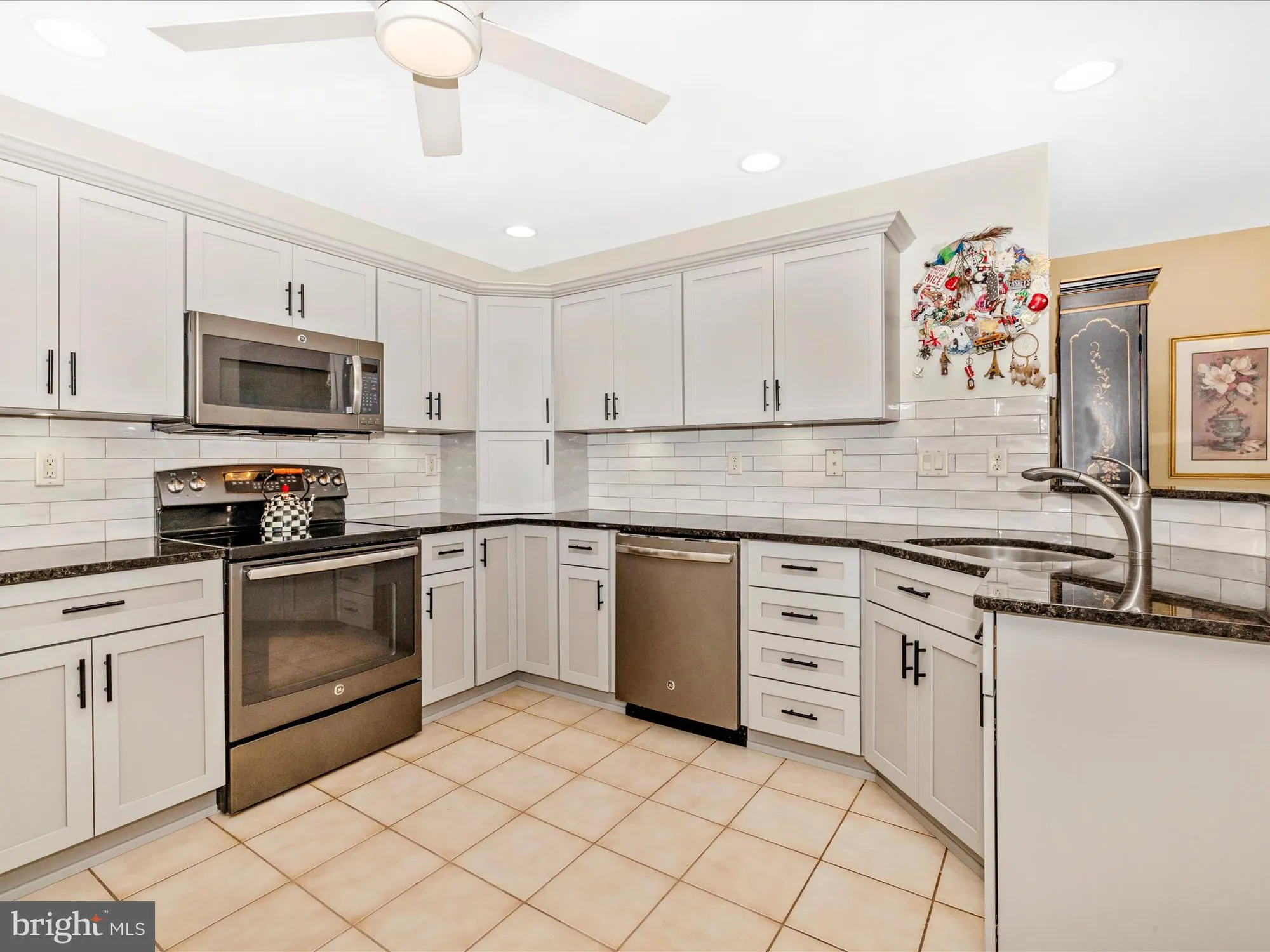 Property Slideshow image 7 of 52 | 2375 aronimink cir, Fayetteville, PA, 17222
