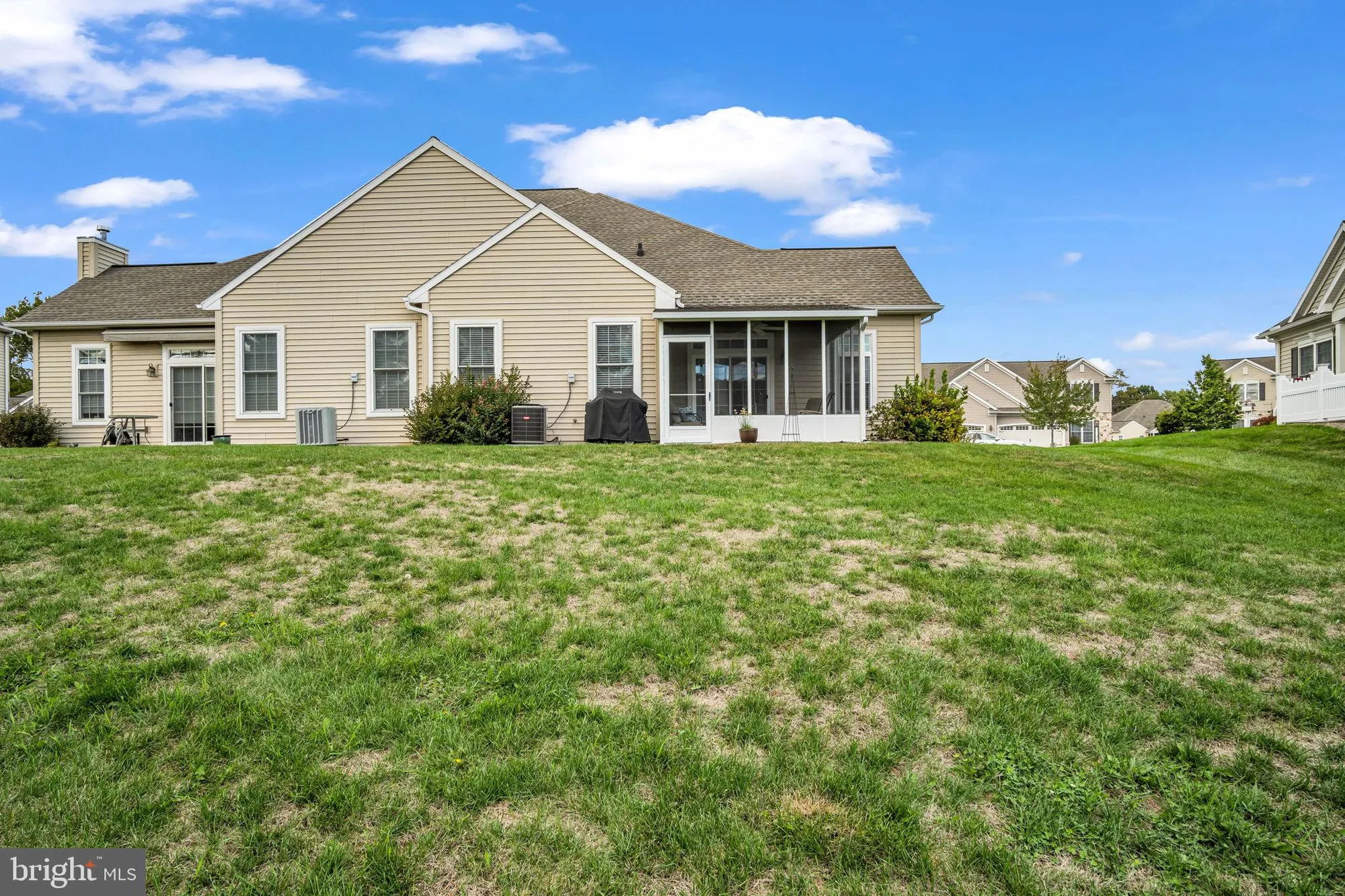 Property Slideshow image 28 of 33 | 110 bluebell dr, Mechanicsburg, PA, 17050