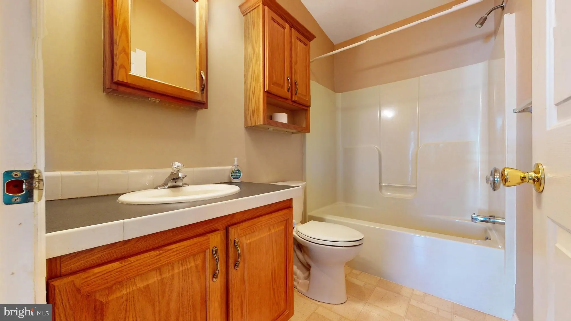 Property Slideshow image 22 of 39 | 72 knollwood dr, Mays Landing, NJ, 08330