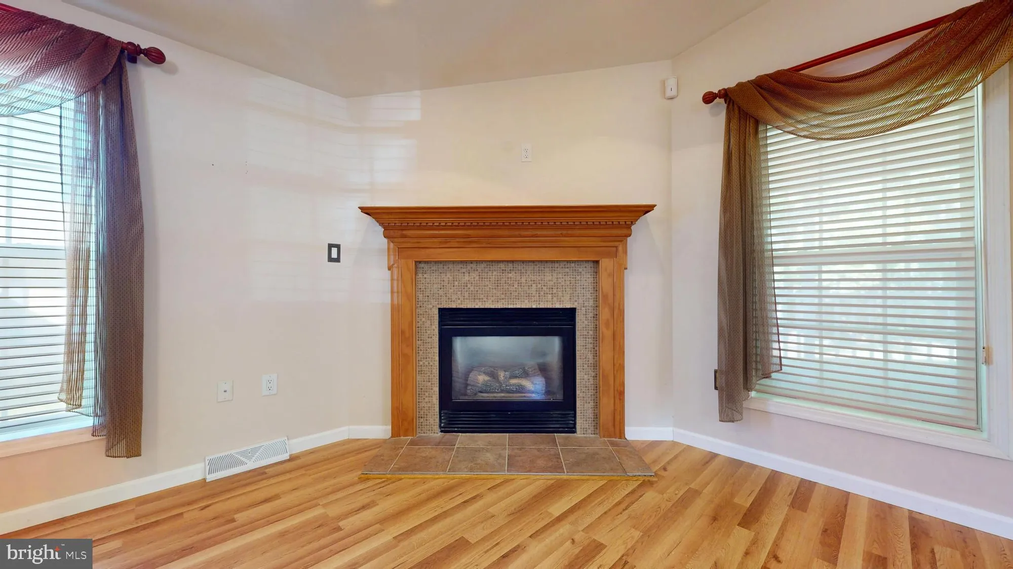 Property Slideshow image 11 of 39 | 72 knollwood dr, Mays Landing, NJ, 08330