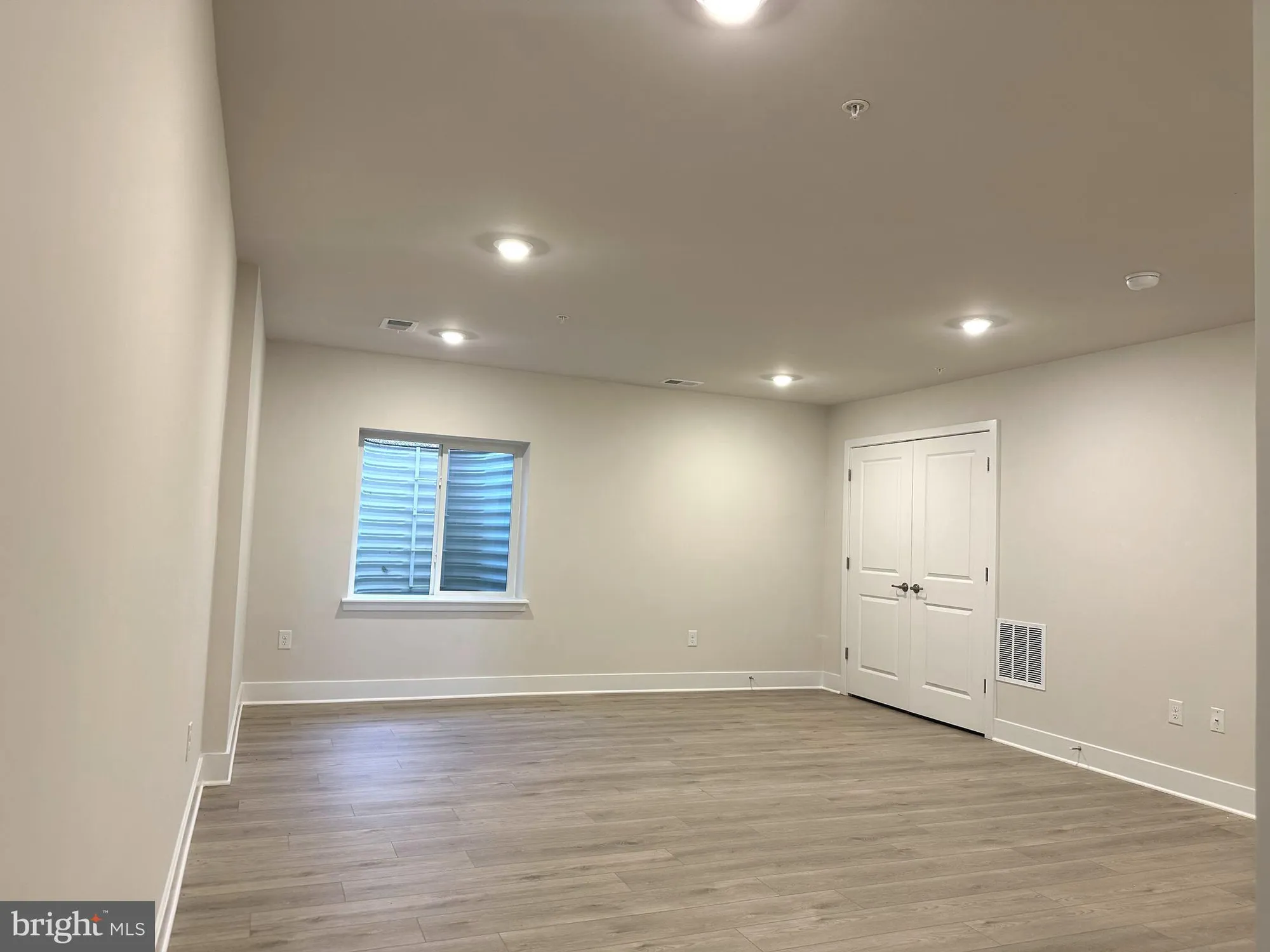 Property Slideshow image 4 of 39 | 1206 crested wood dr, Laurel, MD, 20724