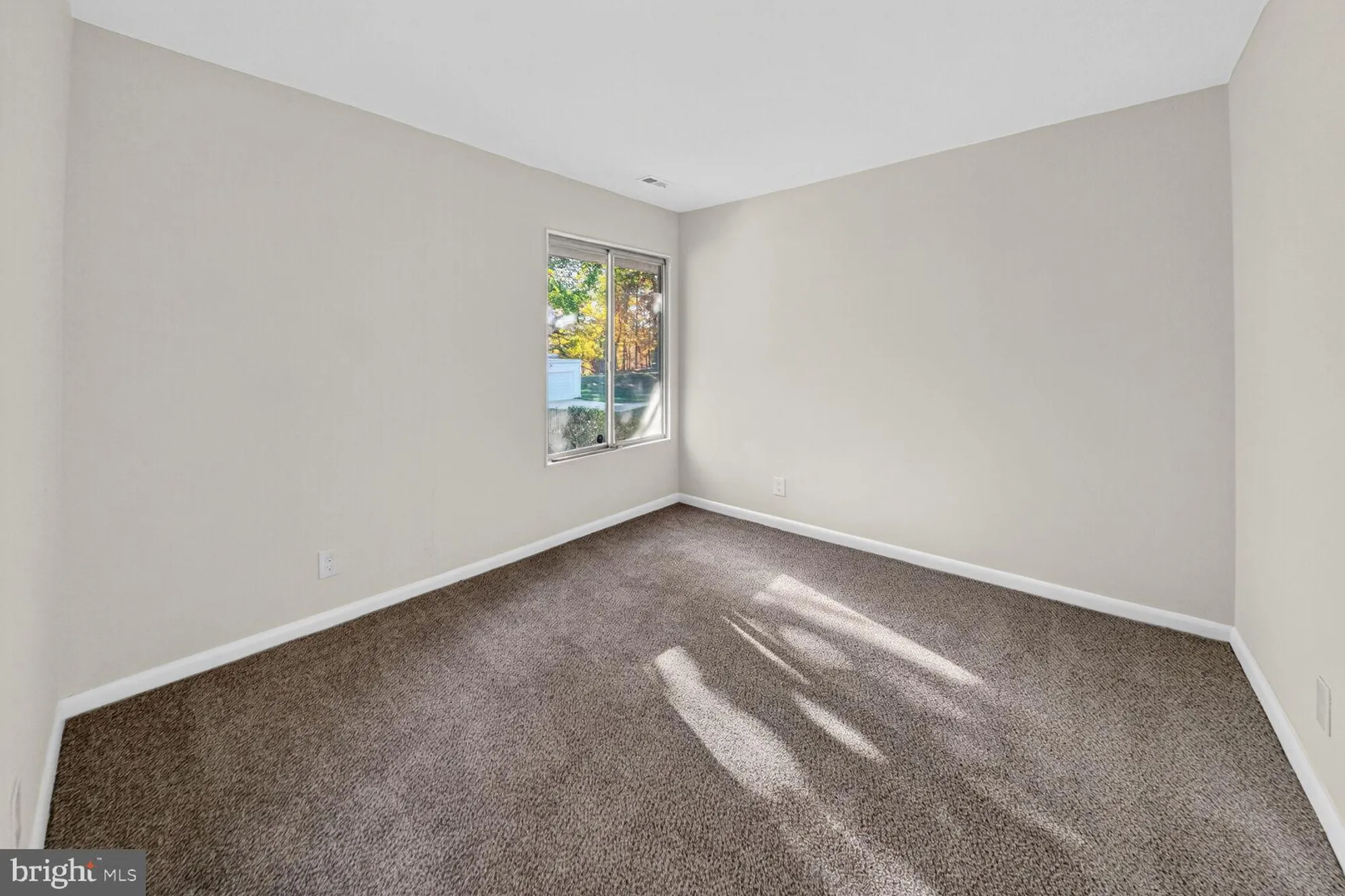 Property Slideshow image 15 of 22 | 14507 elmhan ct # 182-b, Silver Spring, MD, 20906