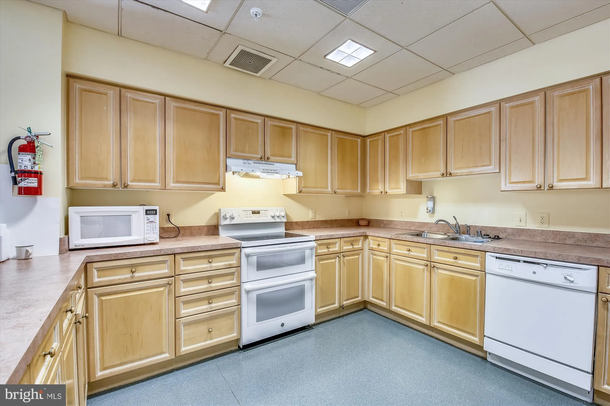 Property Slideshow image 50 of 70 | 3005 s leisure world blvd 802, Silver Spring, MD, 20906