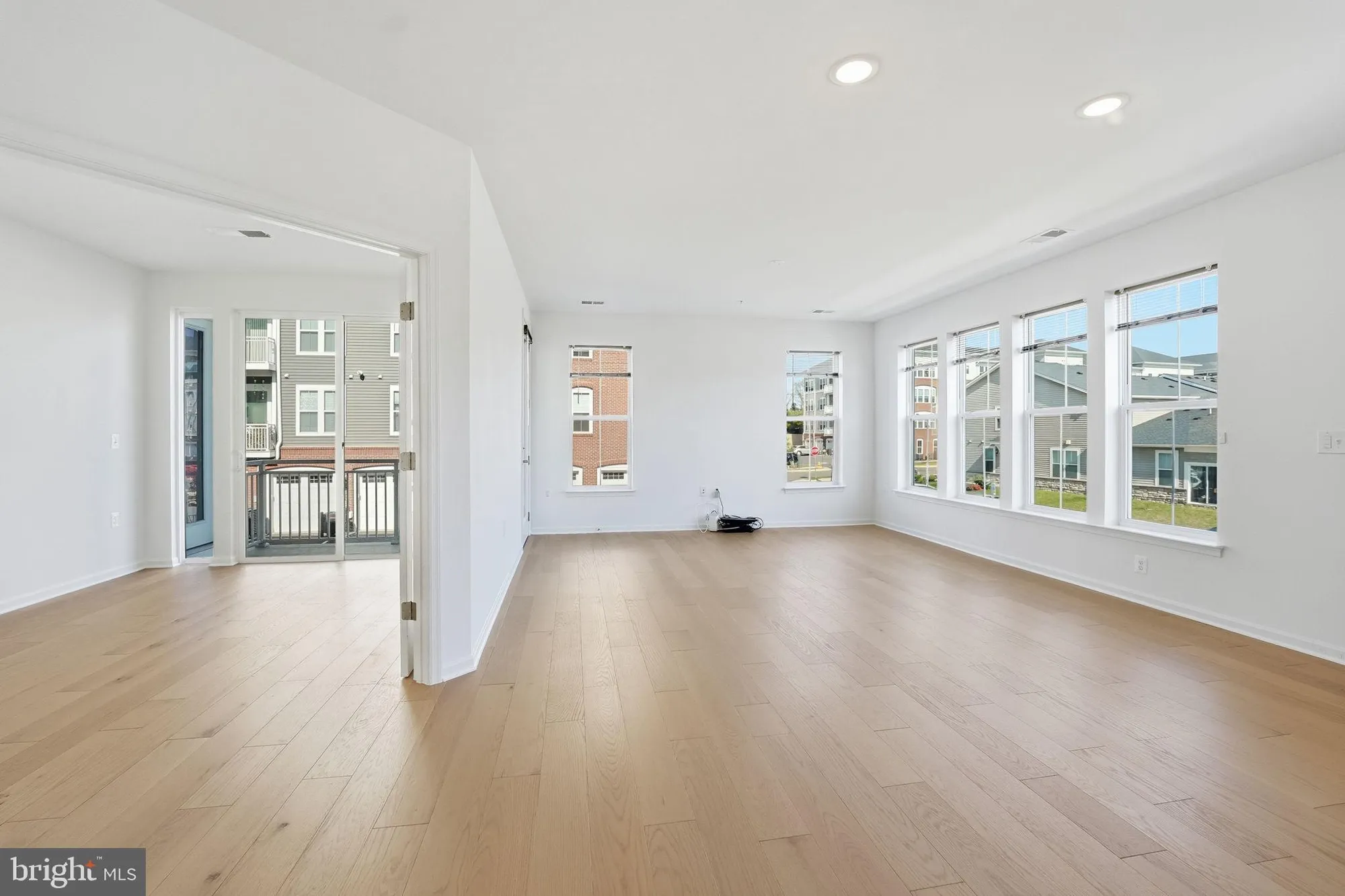 Property Slideshow image 23 of 36 | 13970 englefield dr unit 207, Woodbridge, VA, 22193