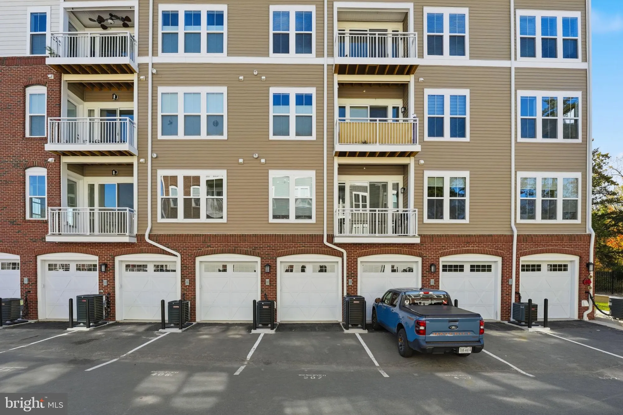 Property Slideshow image 32 of 36 | 13970 englefield dr unit 207, Woodbridge, VA, 22193