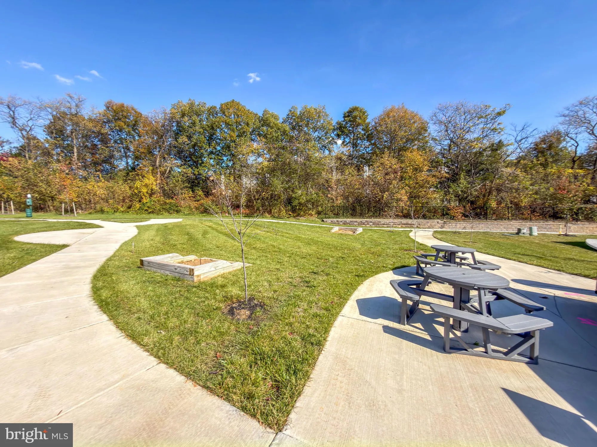 Property Slideshow image 36 of 36 | 13970 englefield dr unit 207, Woodbridge, VA, 22193