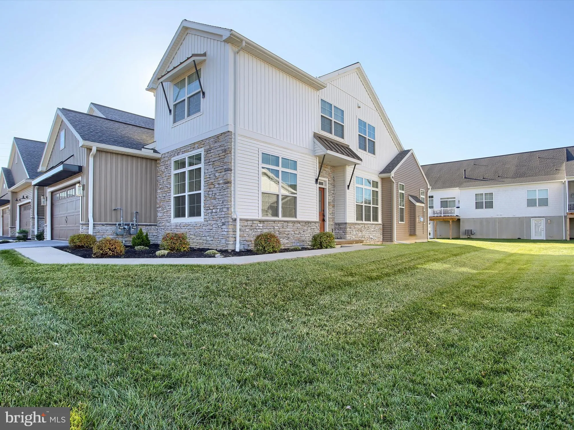 Property Slideshow image 3 of 52 | 787 aurora dr, Mechanicsburg, PA, 17055