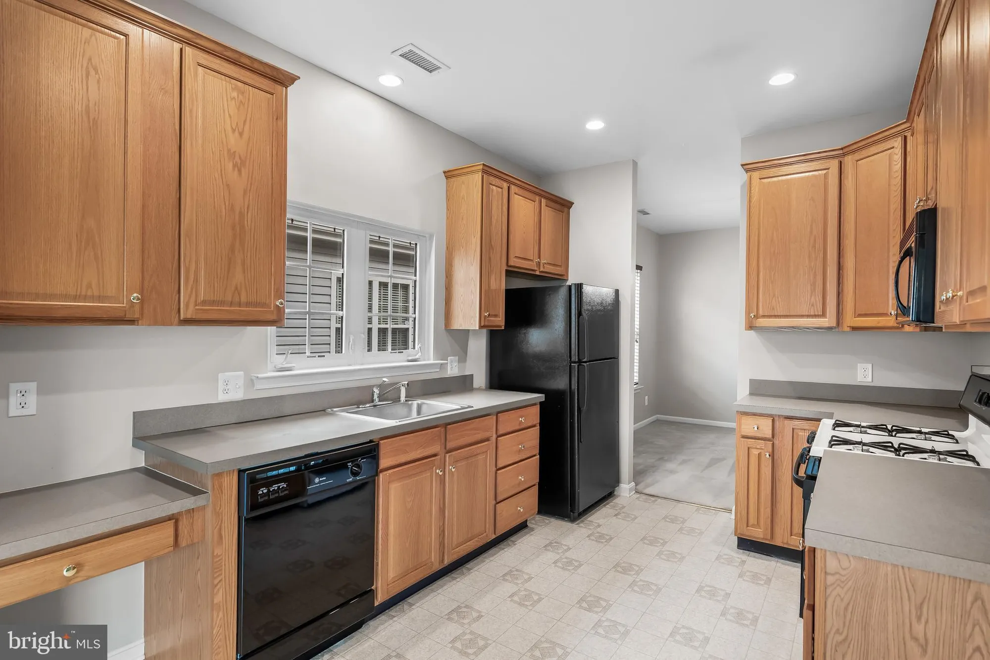 Property Slideshow image 12 of 33 | 11 mccay way, Riverside, NJ, 08075