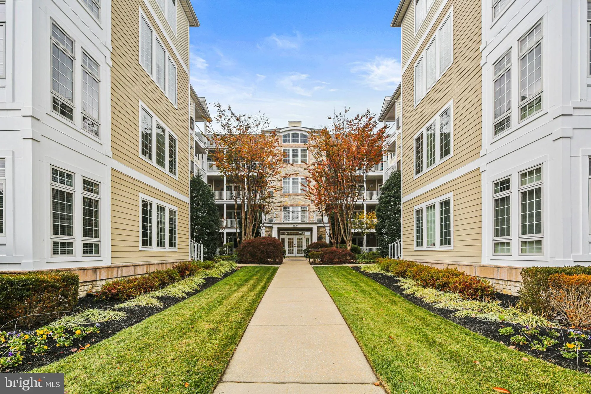Property Slideshow image 2 of 33 | 8820 shining oceans way unit 207, Columbia, MD, 21045
