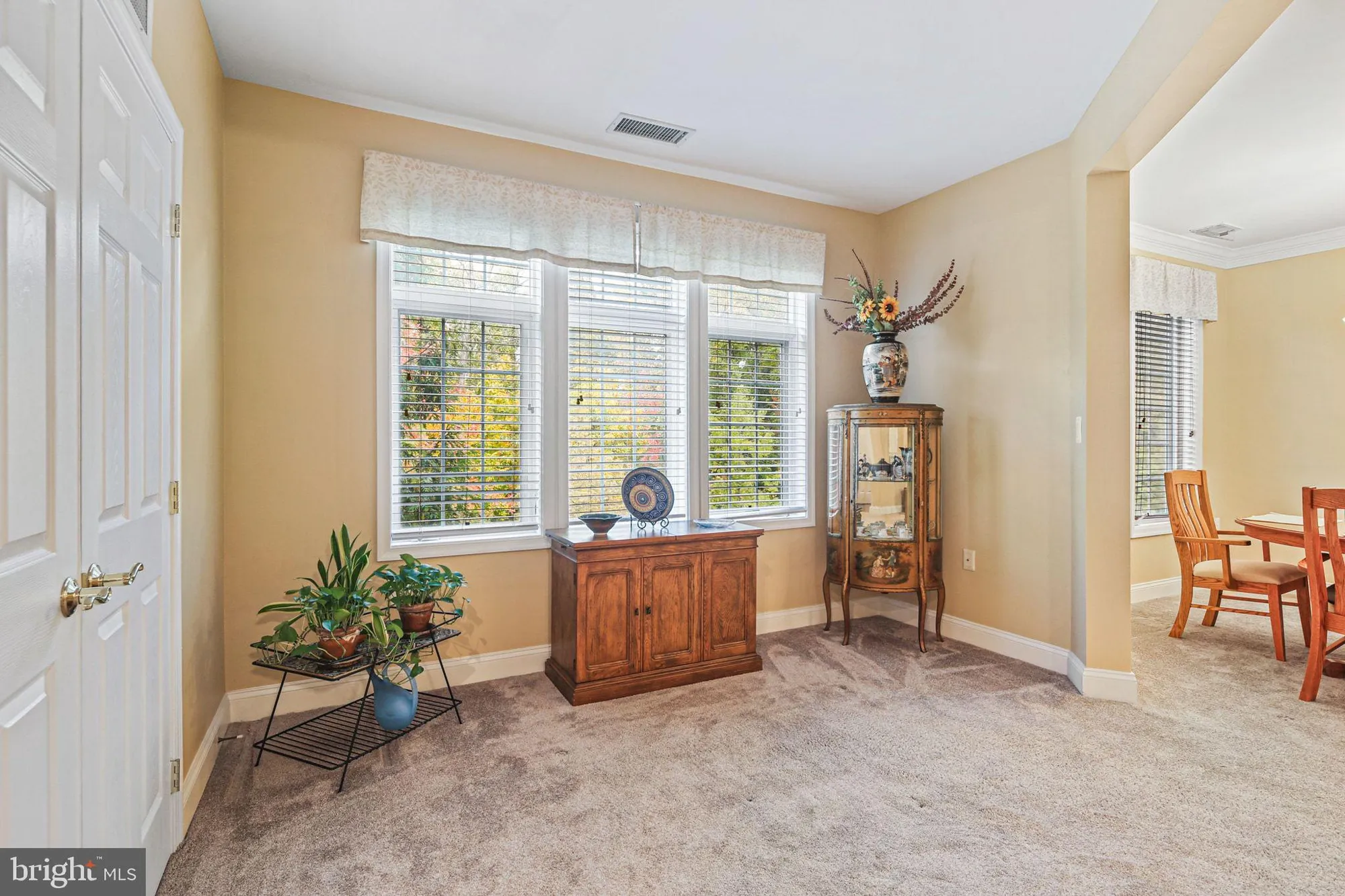 Property Slideshow image 8 of 33 | 8820 shining oceans way unit 207, Columbia, MD, 21045