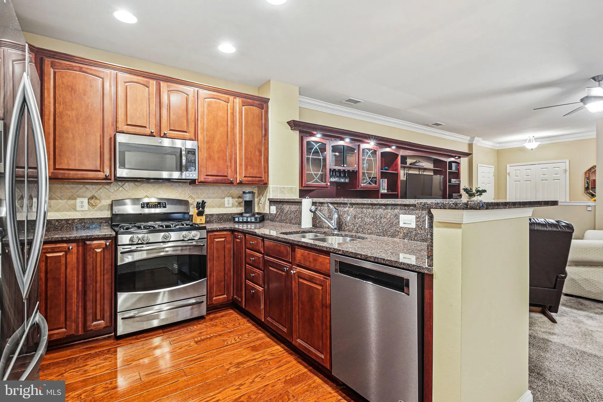 Property Slideshow image 12 of 33 | 8820 shining oceans way unit 207, Columbia, MD, 21045