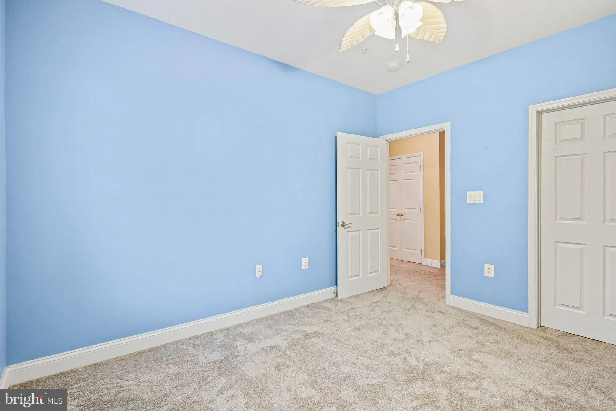 Property Slideshow image 24 of 33 | 8820 shining oceans way unit 207, Columbia, MD, 21045