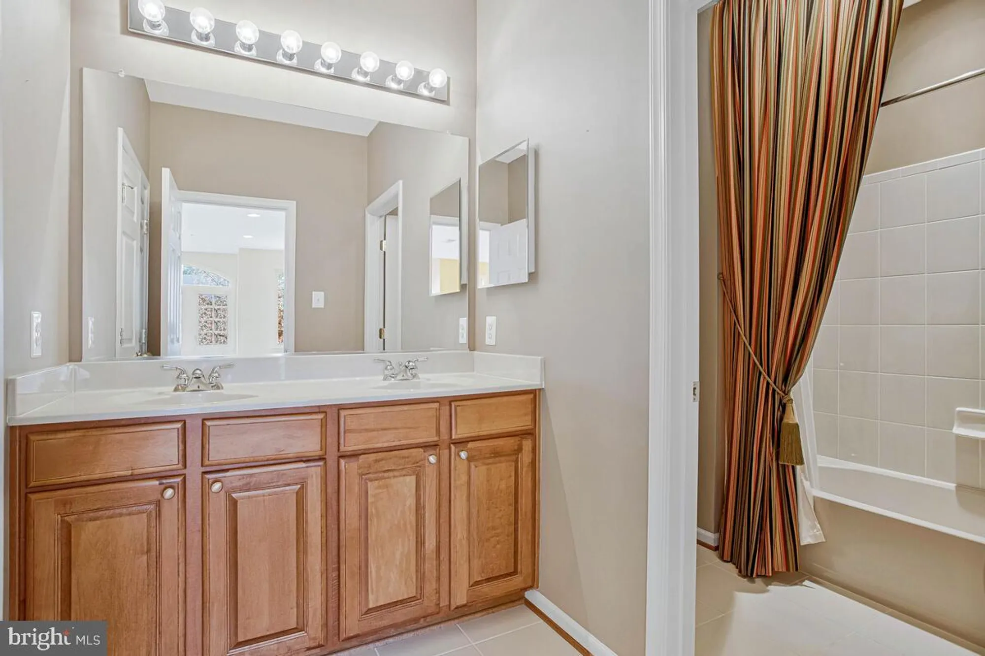 Property Slideshow image 39 of 72 | 8740 endless ocean way 26, Columbia, MD, 21045