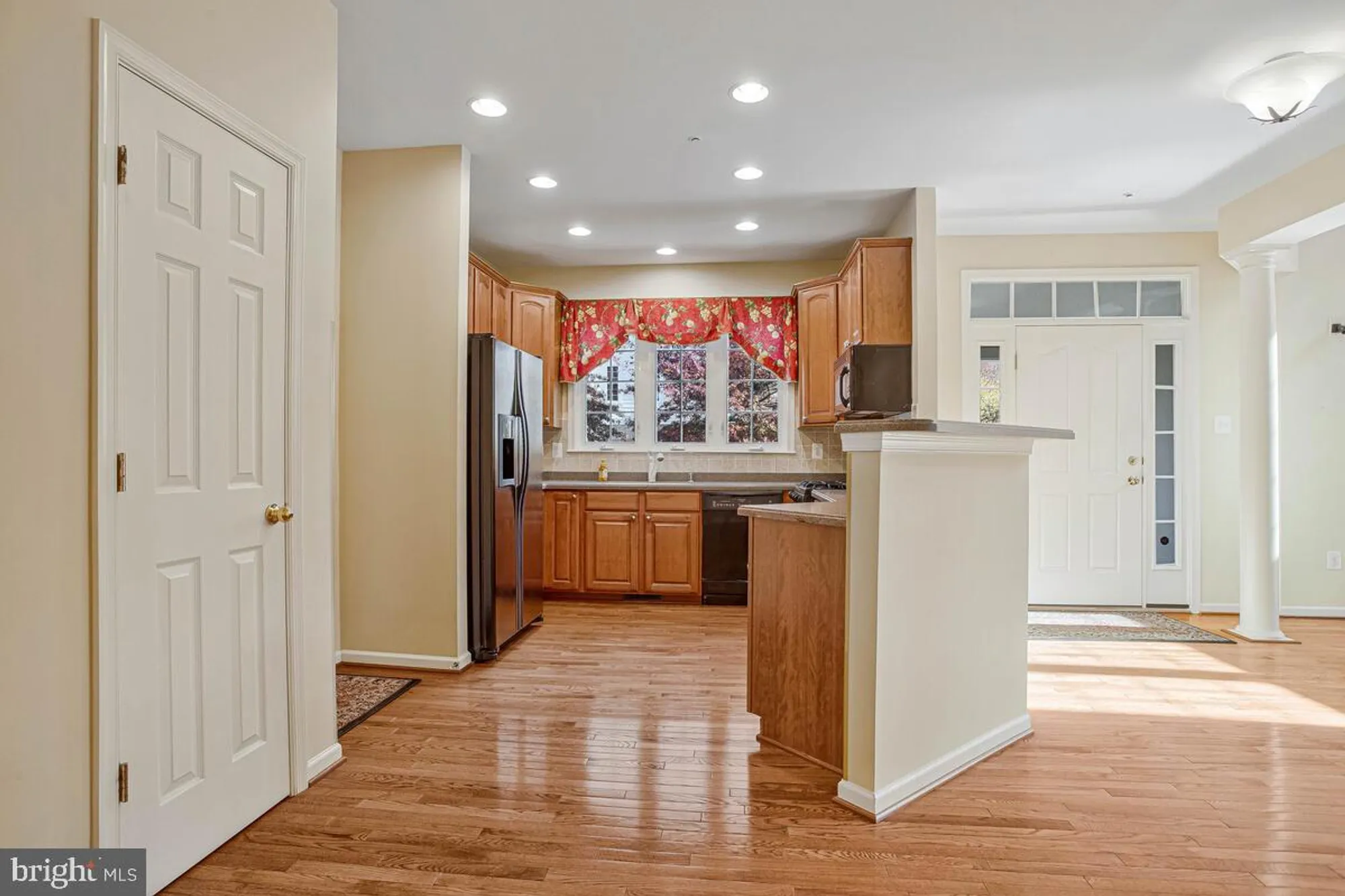 Property Slideshow image 11 of 72 | 8740 endless ocean way 26, Columbia, MD, 21045
