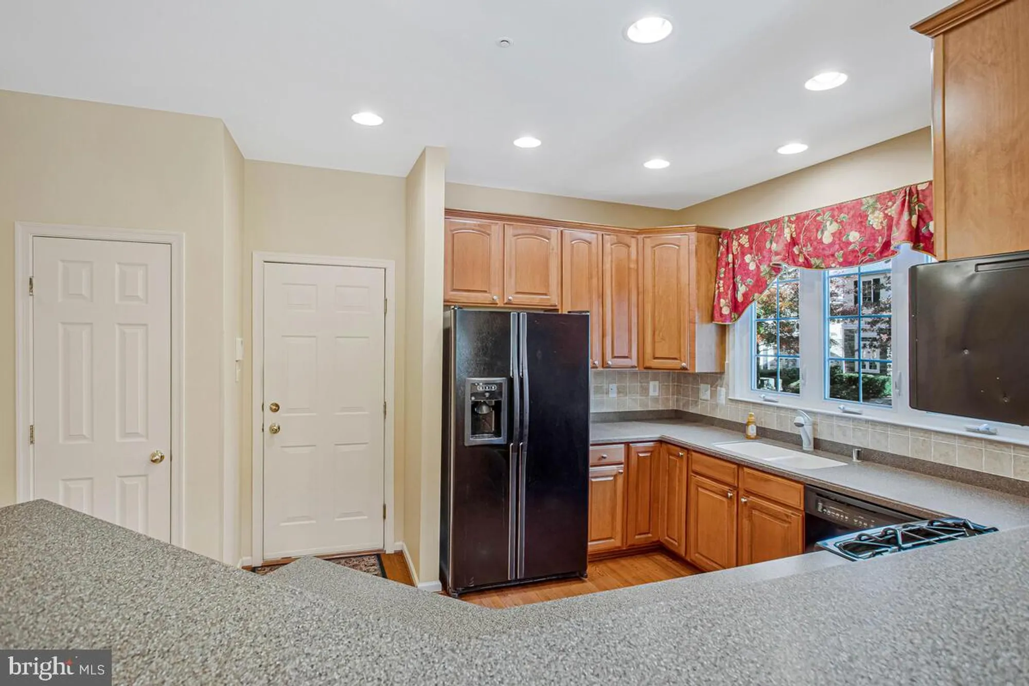 Property Slideshow image 16 of 72 | 8740 endless ocean way 26, Columbia, MD, 21045
