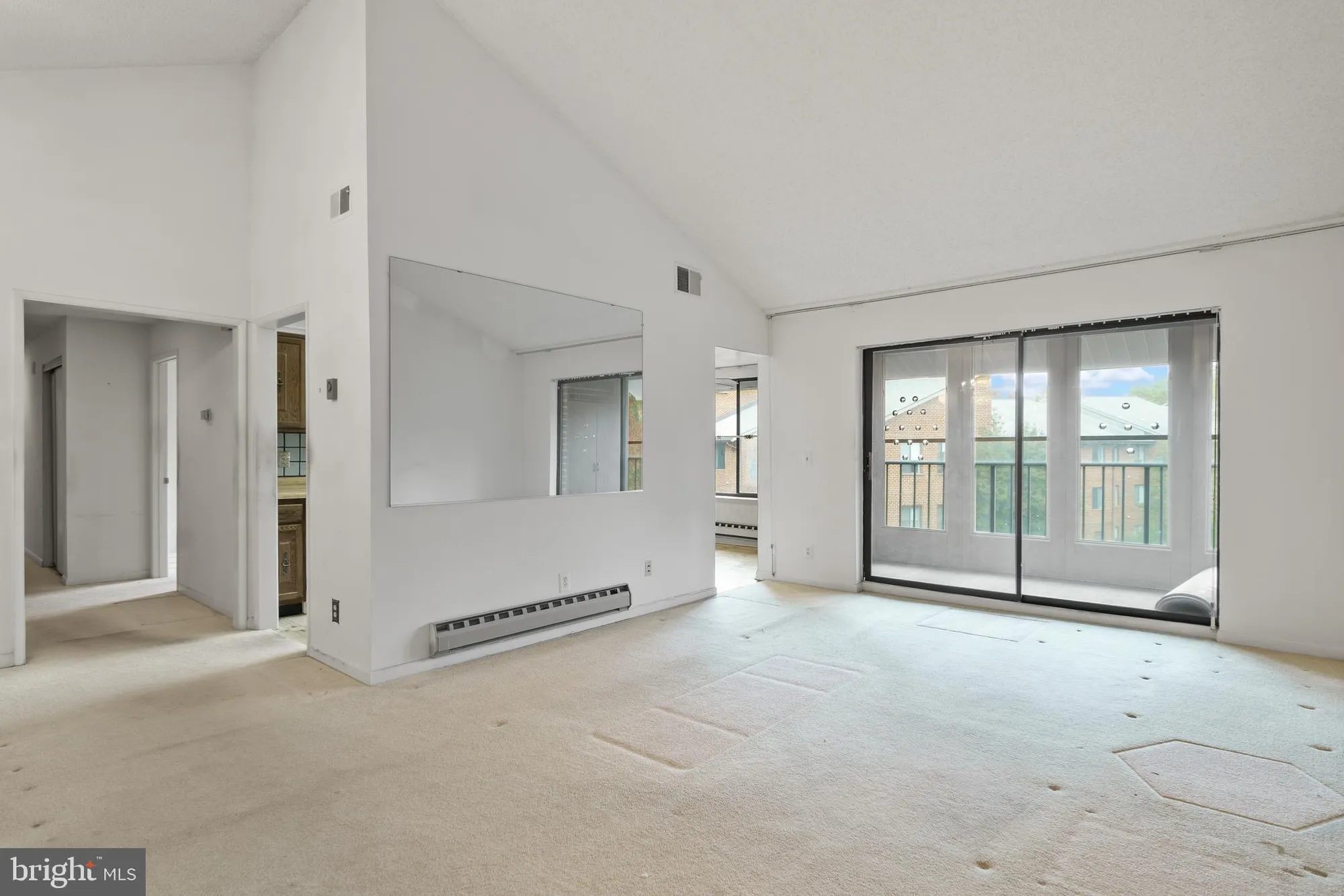 Property Slideshow image 4 of 31 | 15300 beaverbrook ct # 88-3f, Silver Spring, MD, 20906