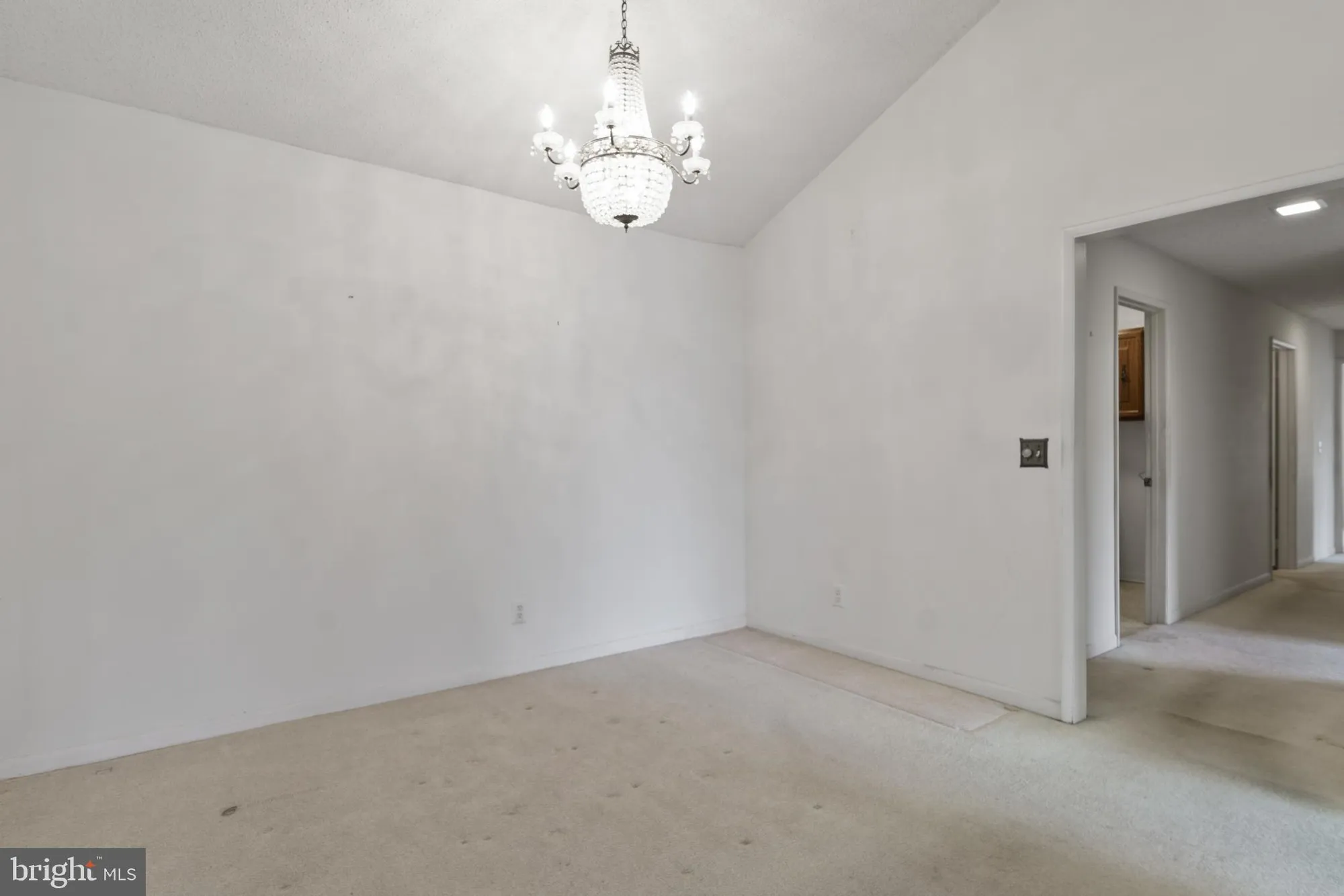 Property Slideshow image 7 of 31 | 15300 beaverbrook ct # 88-3f, Silver Spring, MD, 20906