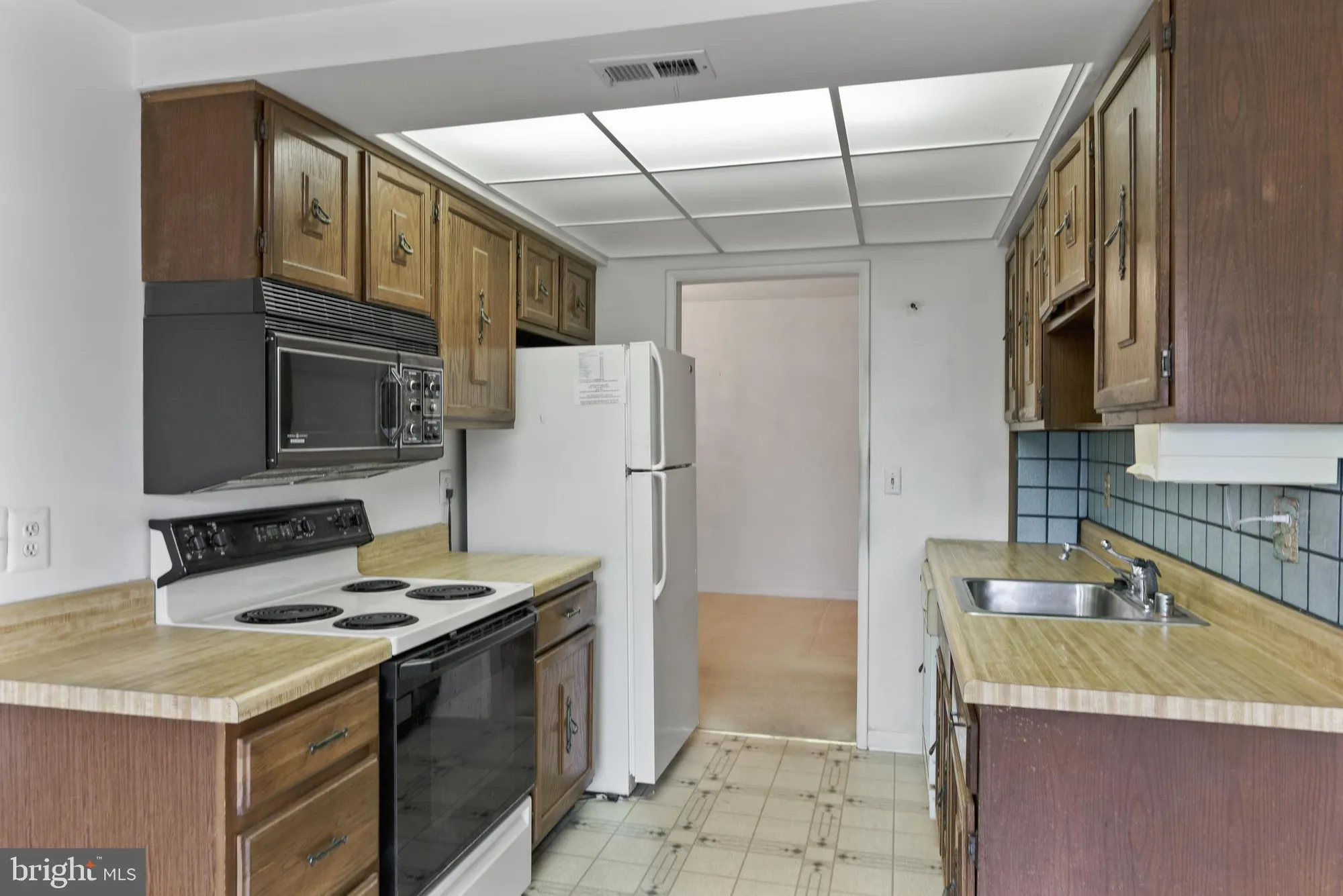 Property Slideshow image 10 of 31 | 15300 beaverbrook ct # 88-3f, Silver Spring, MD, 20906