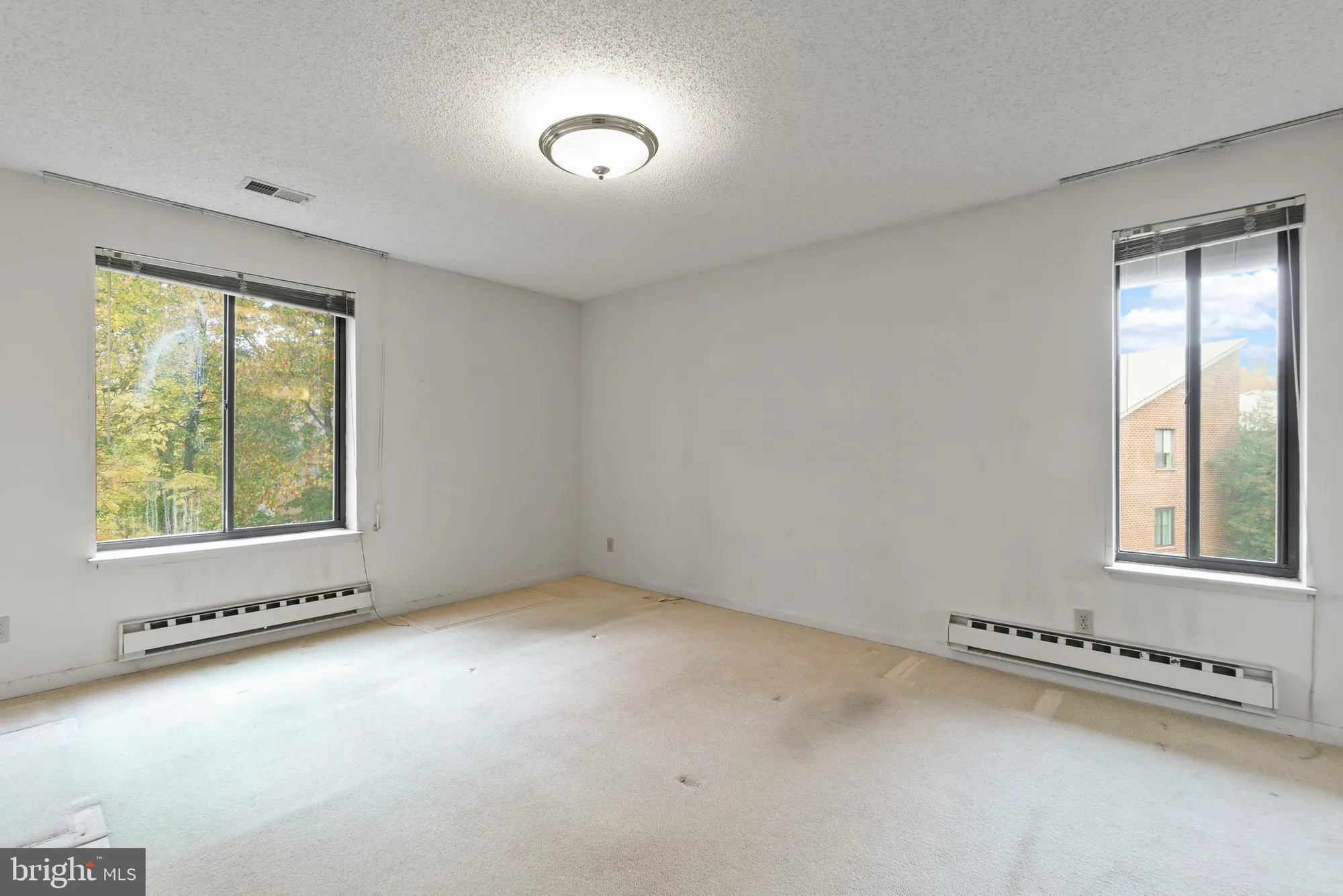 Property Slideshow image 14 of 31 | 15300 beaverbrook ct # 88-3f, Silver Spring, MD, 20906