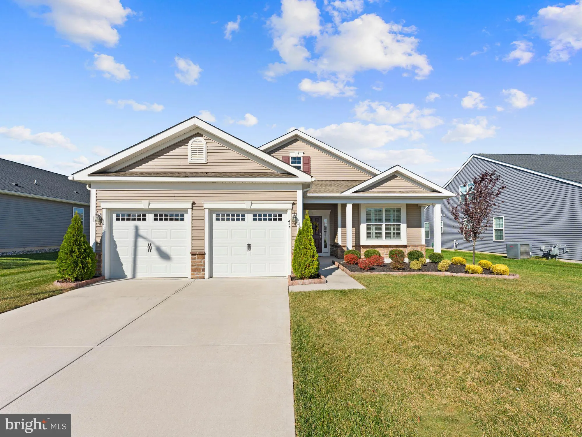 Property Slideshow image 2 of 33 | 215 kippen dr, Williamstown, NJ, 08094