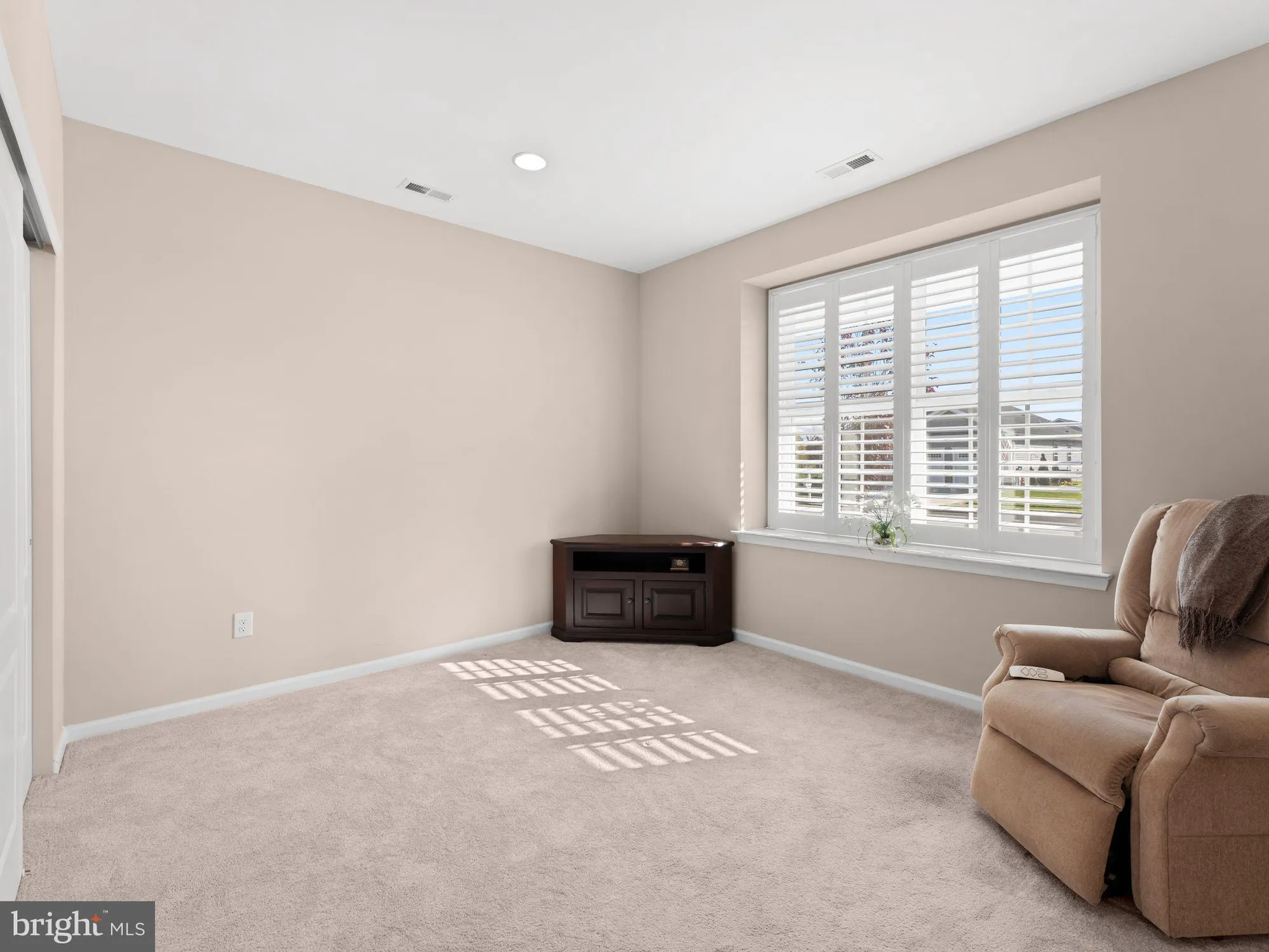 Property Slideshow image 26 of 33 | 215 kippen dr, Williamstown, NJ, 08094