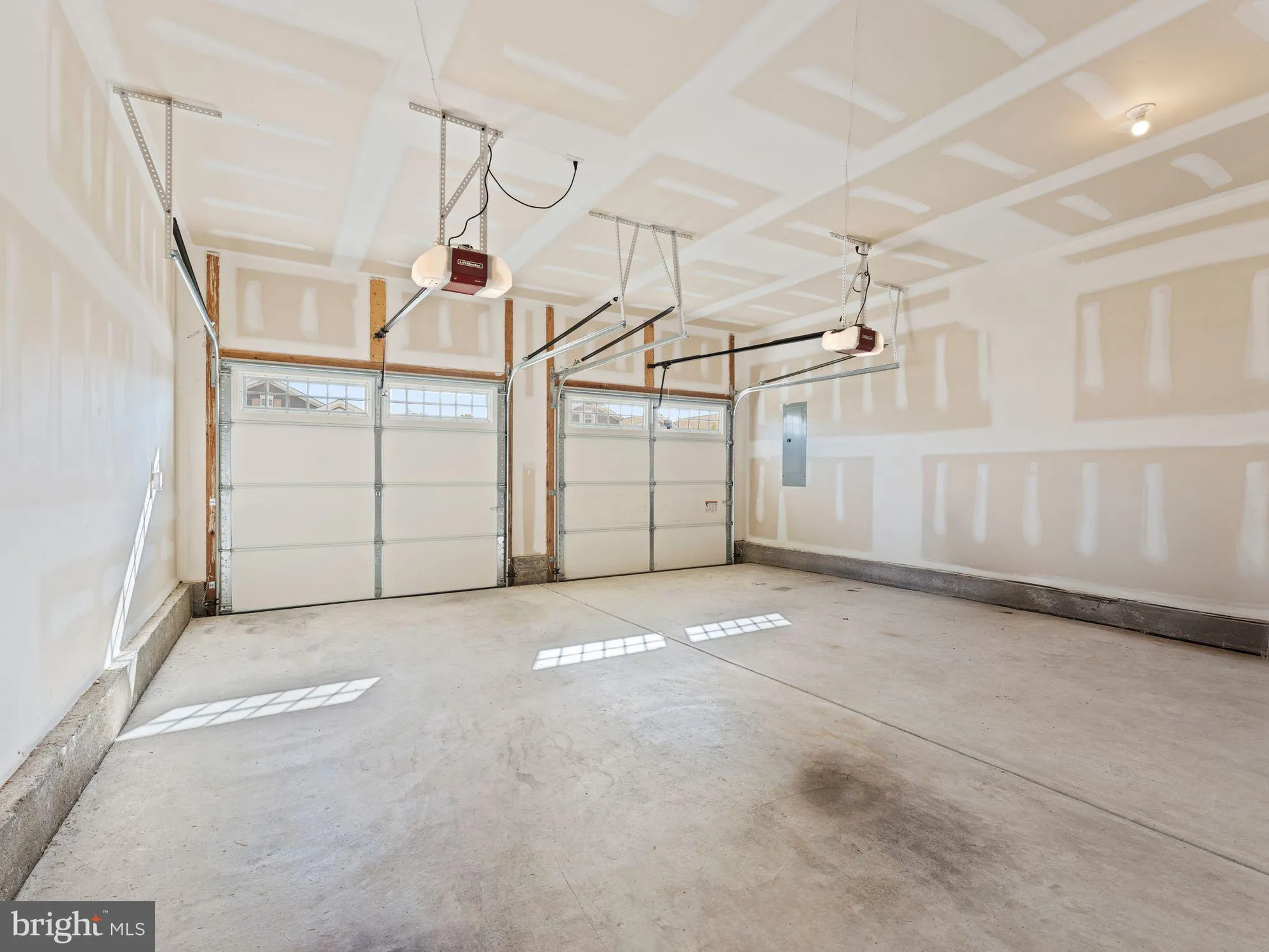 Property Slideshow image 31 of 33 | 215 kippen dr, Williamstown, NJ, 08094