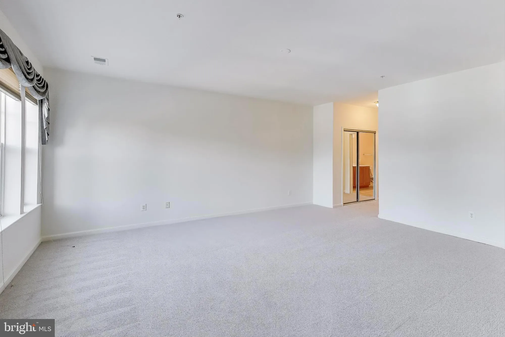 Property Slideshow image 13 of 27 | 13501 belle chasse blvd 215, Laurel, MD, 20707