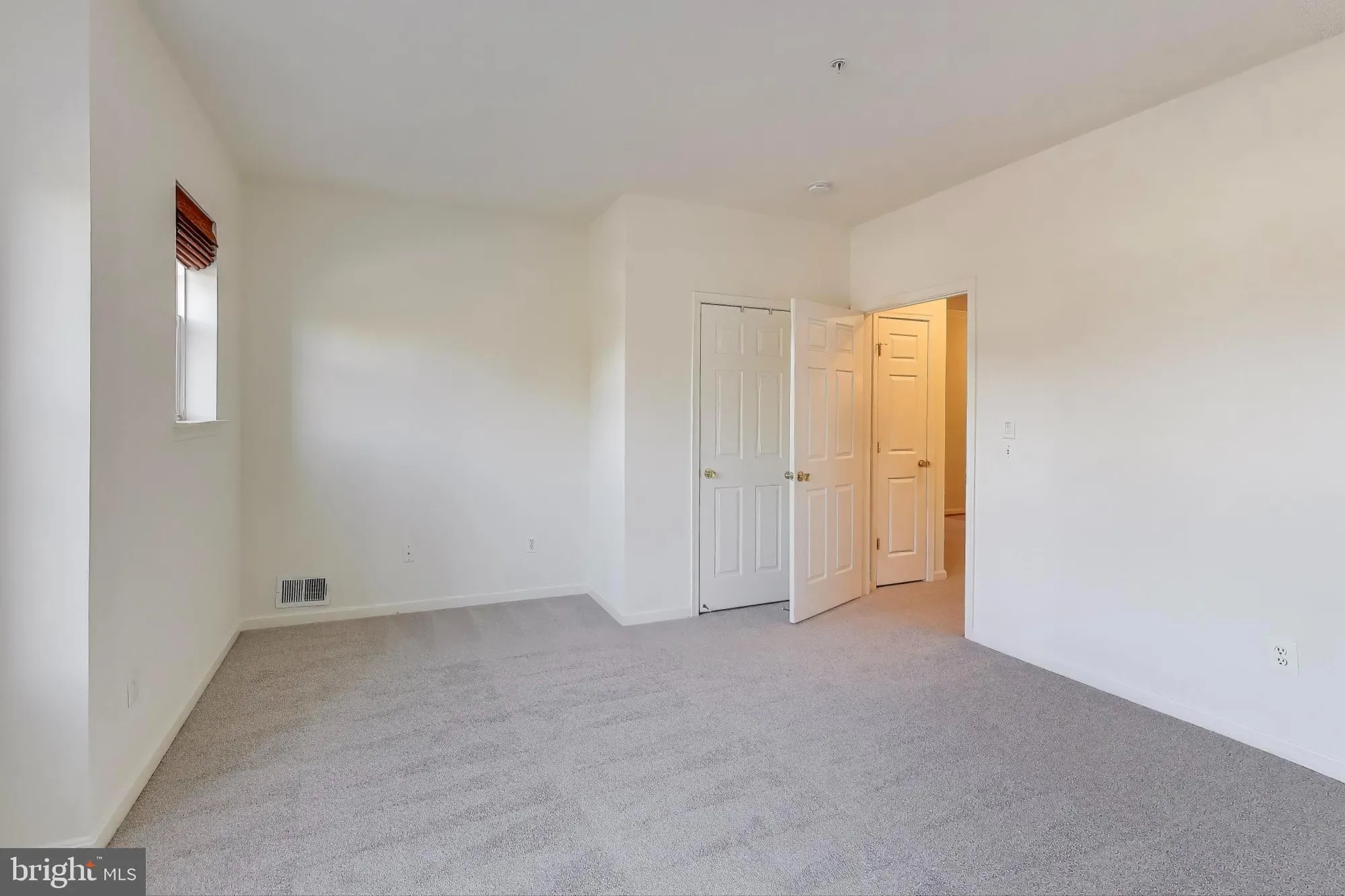 Property Slideshow image 20 of 27 | 13501 belle chasse blvd 215, Laurel, MD, 20707