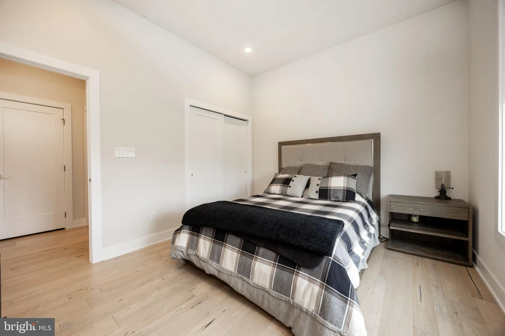 Property Slideshow image 31 of 42 | 609 metal st, Phoenixville, PA, 19460