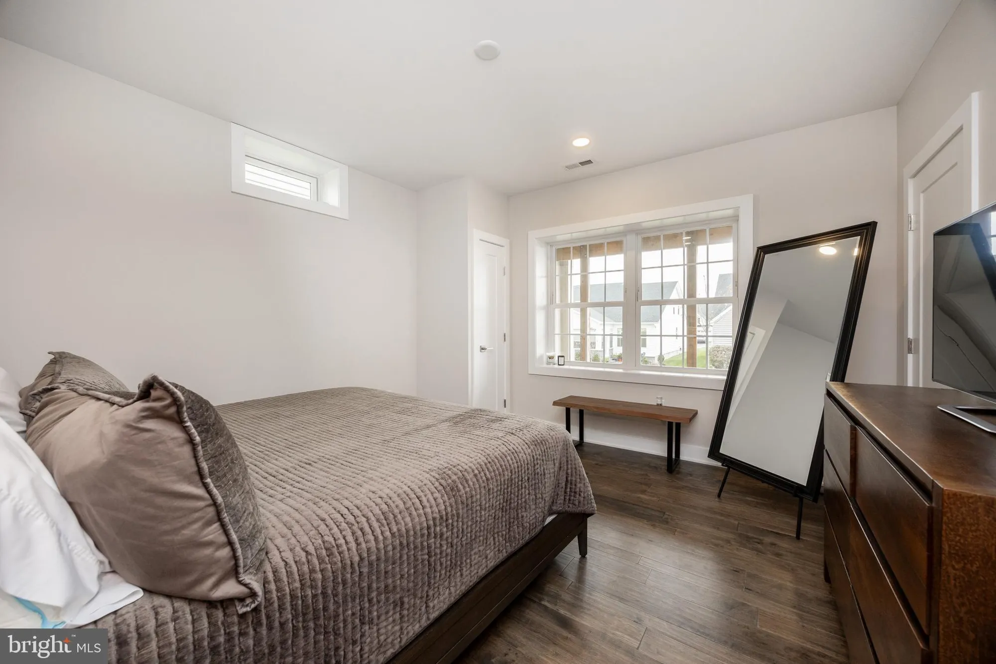 Property Slideshow image 39 of 42 | 609 metal st, Phoenixville, PA, 19460