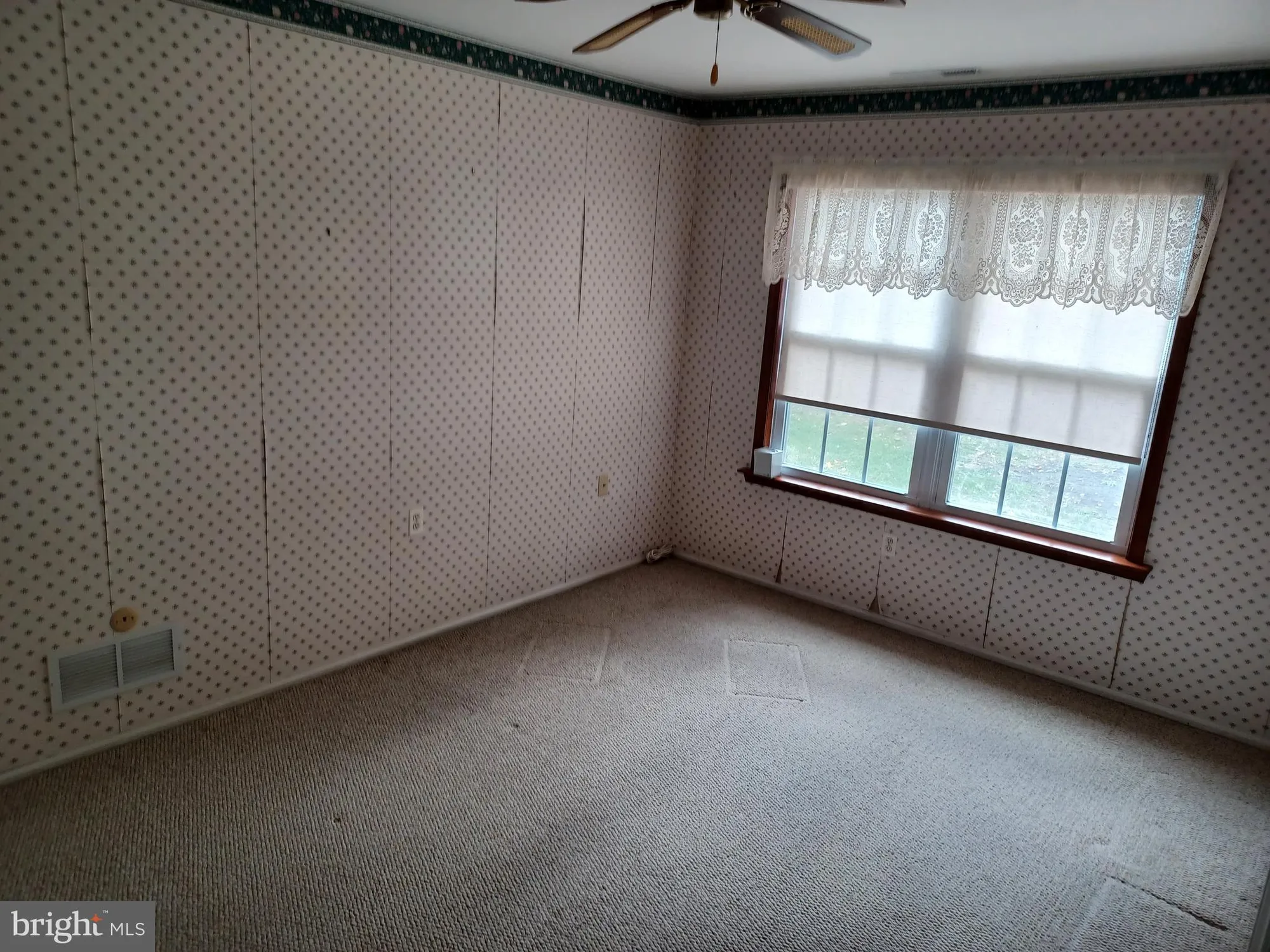 Property Slideshow image 15 of 19 | 54 knollwood dr, Woodbury, NJ, 08096