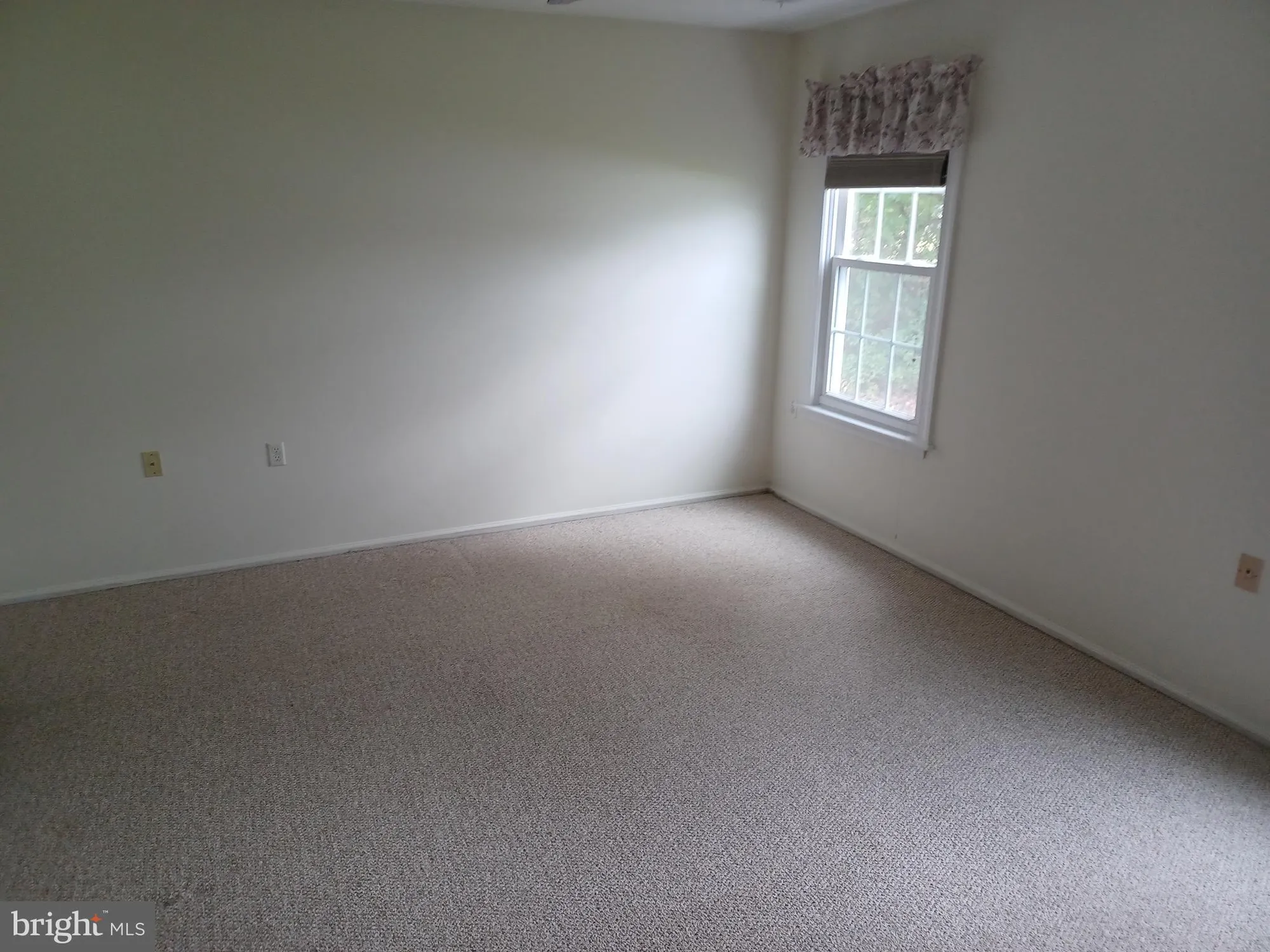 Property Slideshow image 16 of 19 | 54 knollwood dr, Woodbury, NJ, 08096