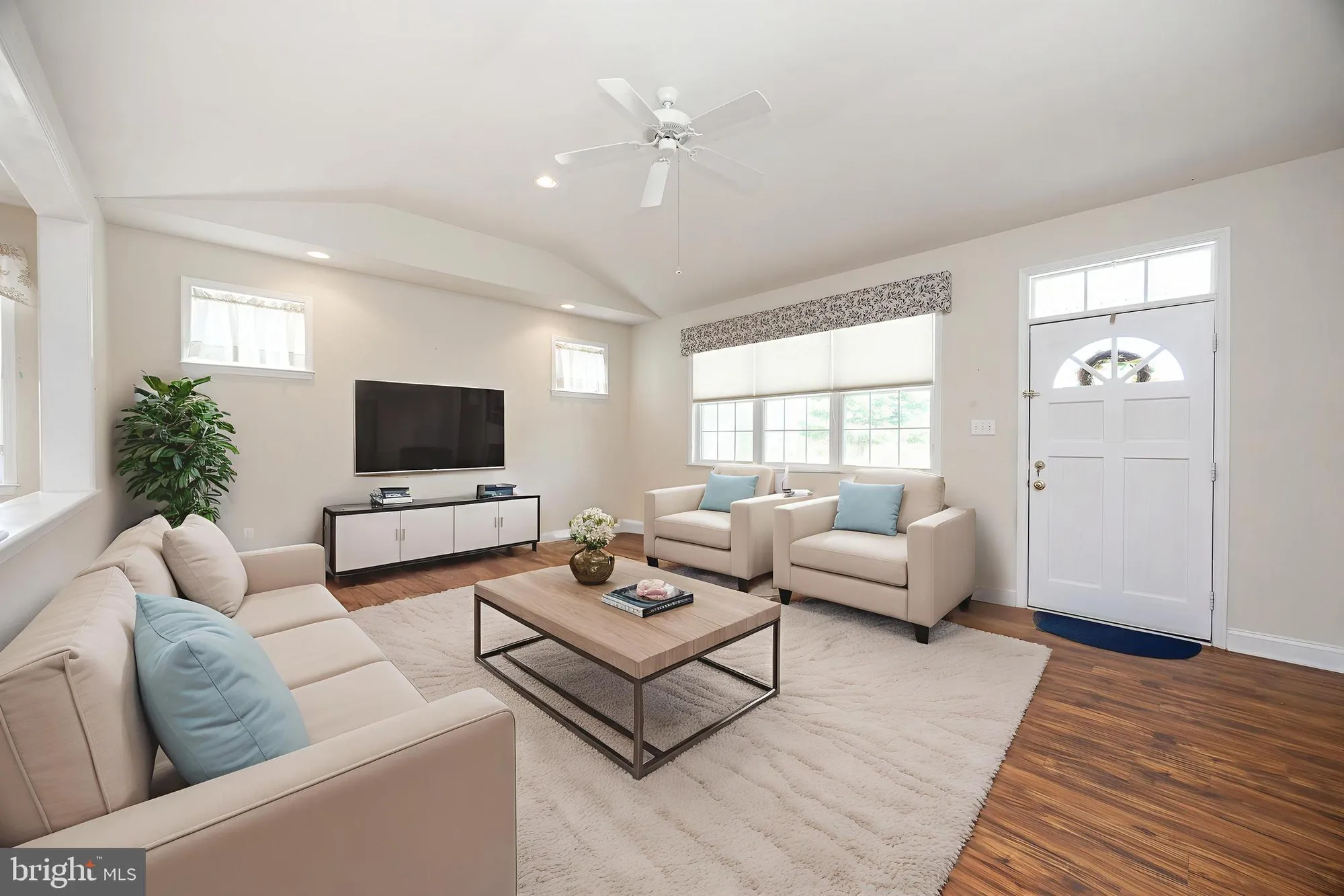 Property Slideshow image 23 of 44 | 4397 meadowridge ln, Collegeville, PA, 19426