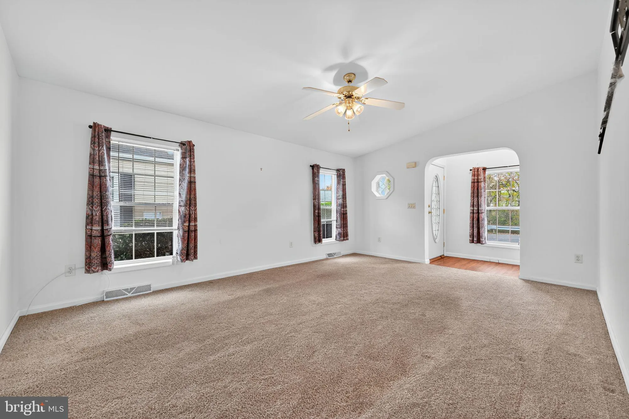 Property Slideshow image 3 of 24 | 601 village way, Royersford, PA, 19468