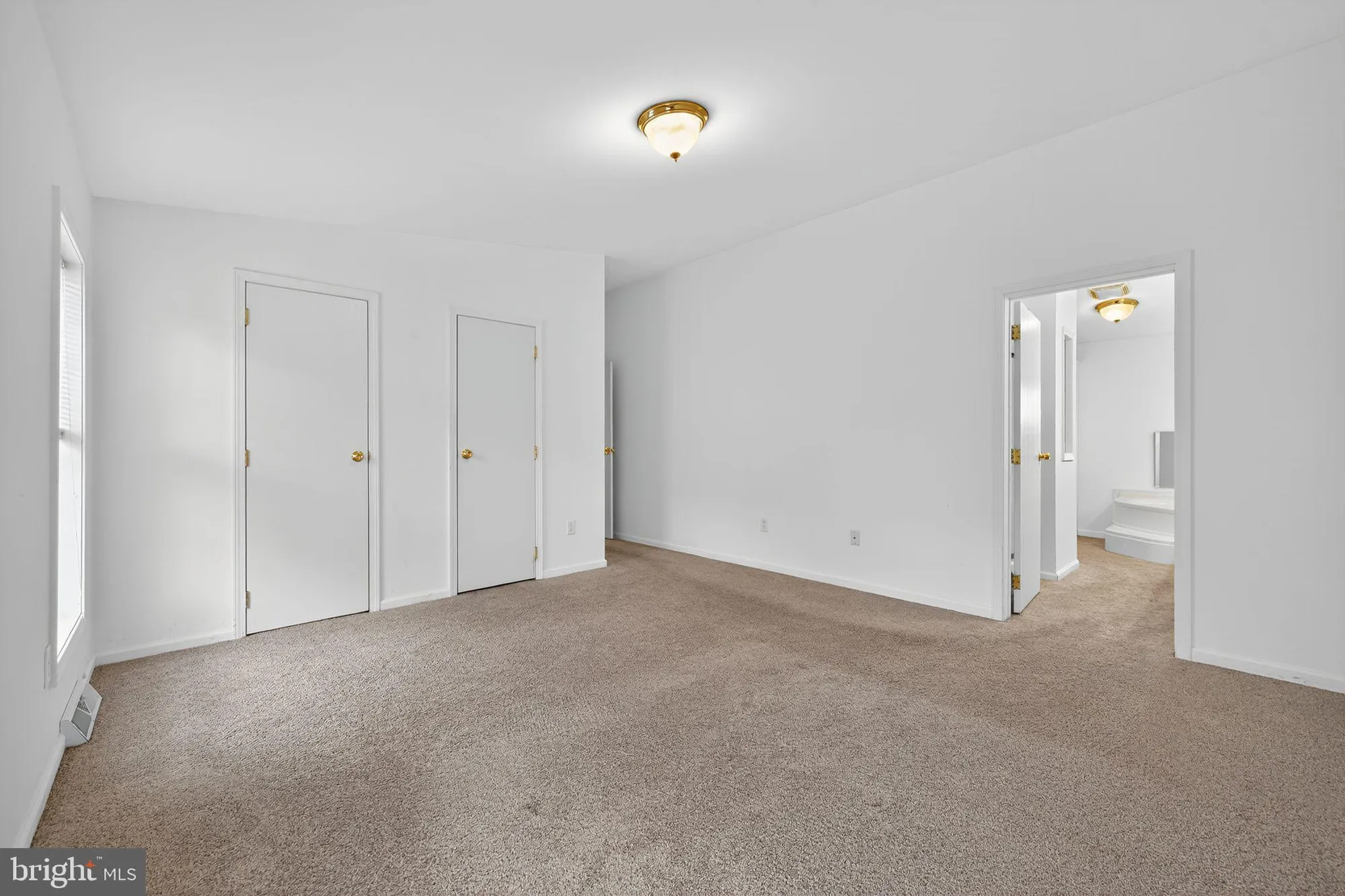 Property Slideshow image 12 of 24 | 601 village way, Royersford, PA, 19468