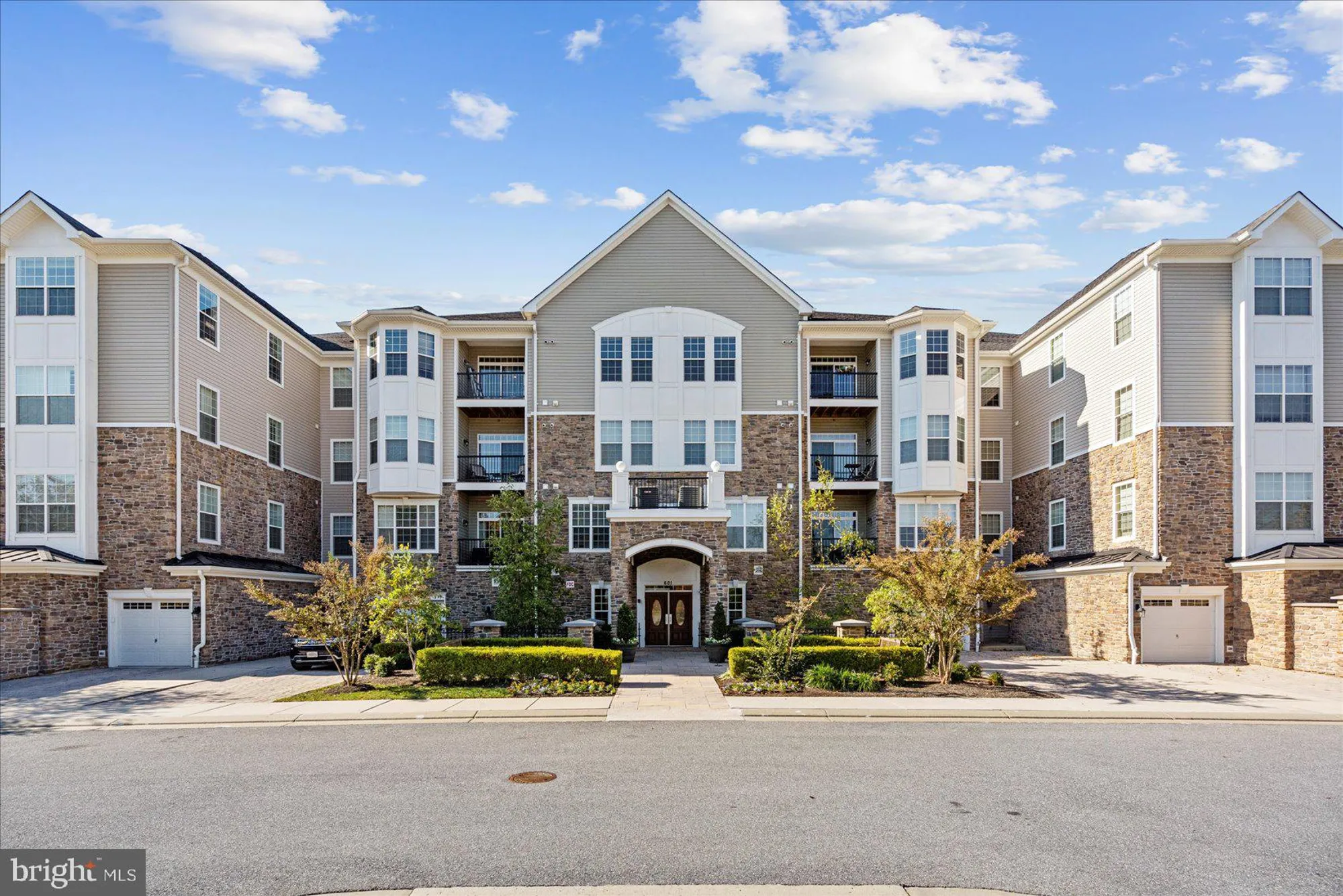 Property Slideshow image 1 of 42 | 601 quicksilver ct unit 203, Reisterstown, MD, 21136